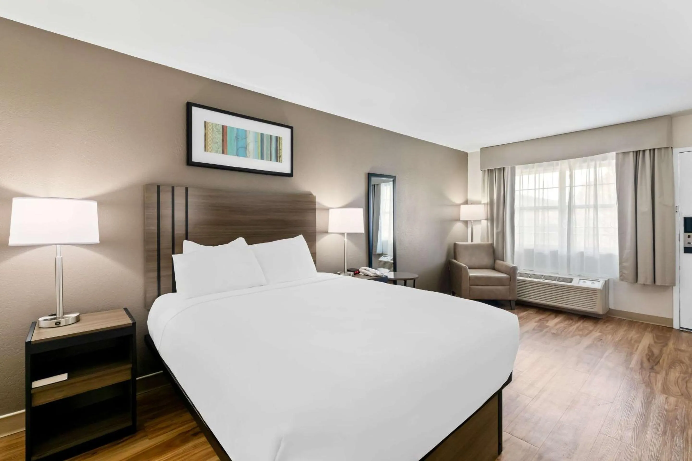 Bedroom, Bed in Quality Inn Fayetteville Near Historic Downtown Square