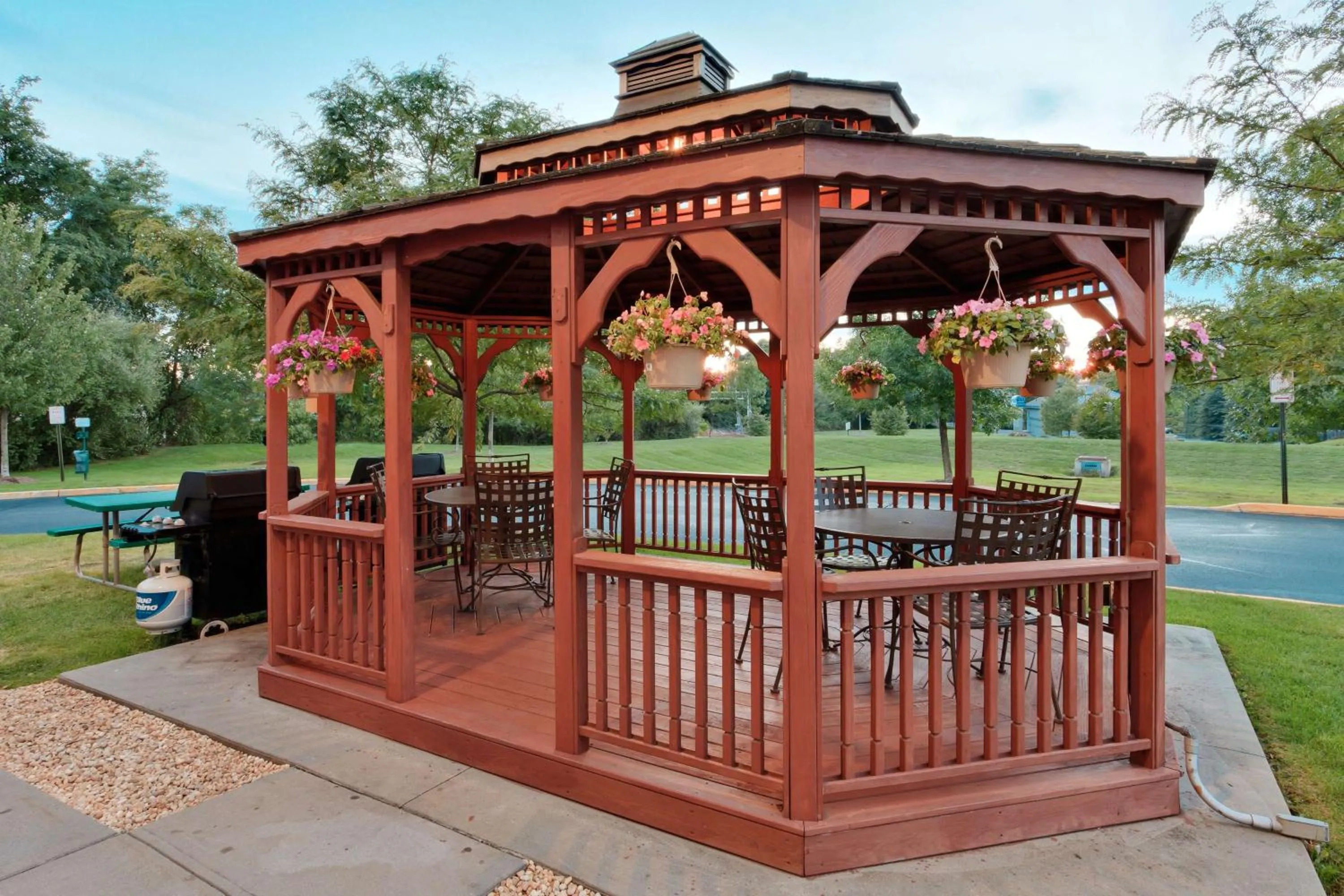 Property building in Sonesta Simply Suites Nanuet