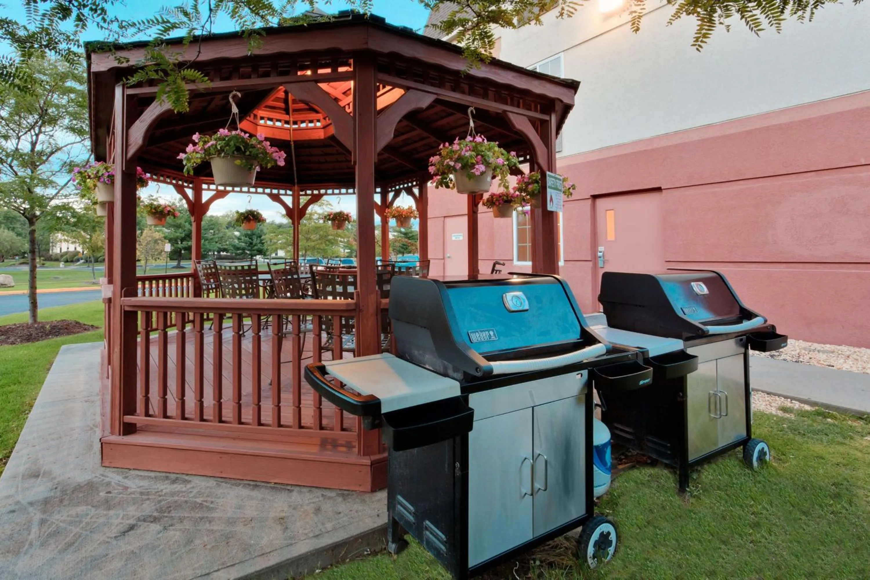 Property building in Sonesta Simply Suites Nanuet