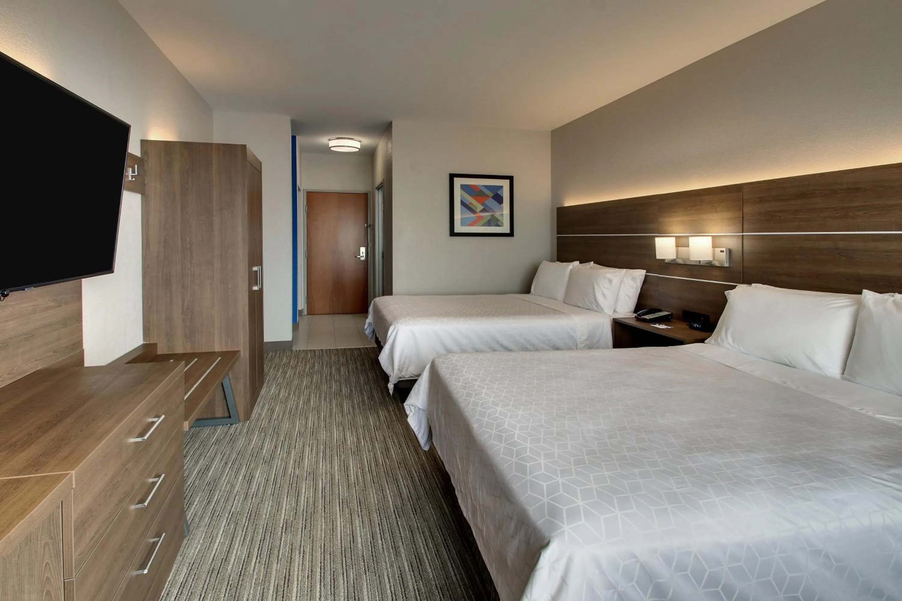 Photo of the whole room, Bed in Holiday Inn Express Hotel & Suites Waukegan/Gurnee by IHG