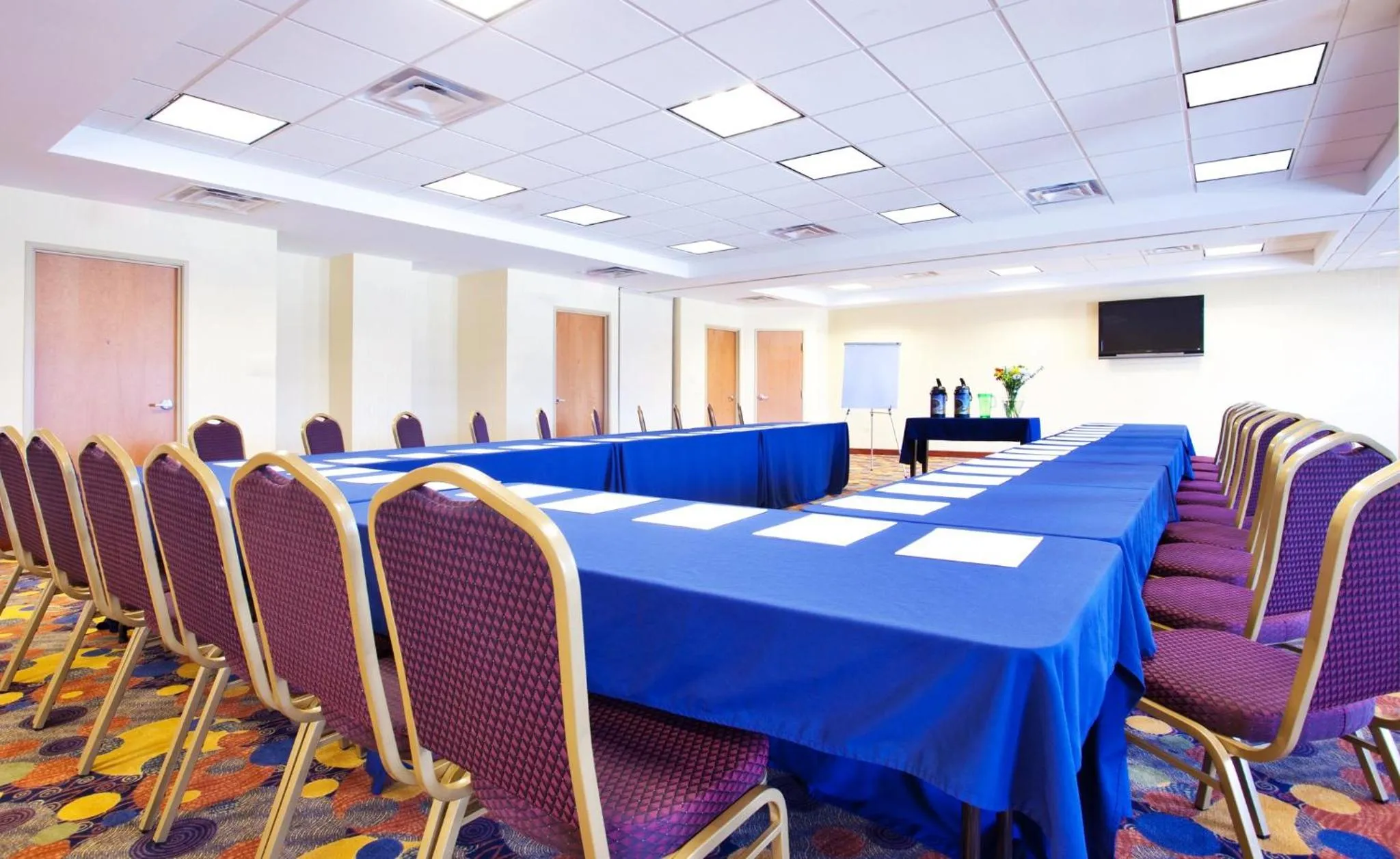 Meeting/conference room in Holiday Inn Express Hotel & Suites Waukegan/Gurnee by IHG