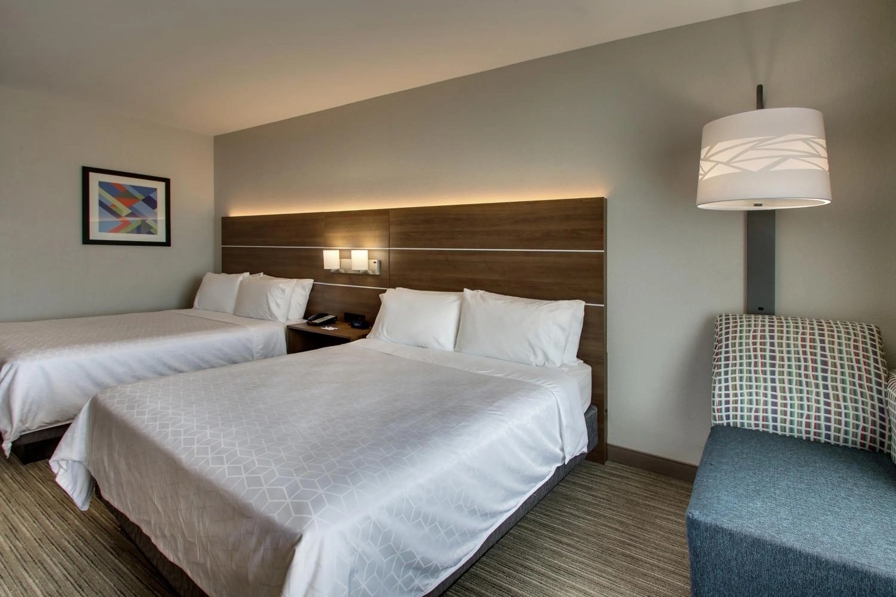 Photo of the whole room, Bed in Holiday Inn Express Hotel & Suites Waukegan/Gurnee by IHG
