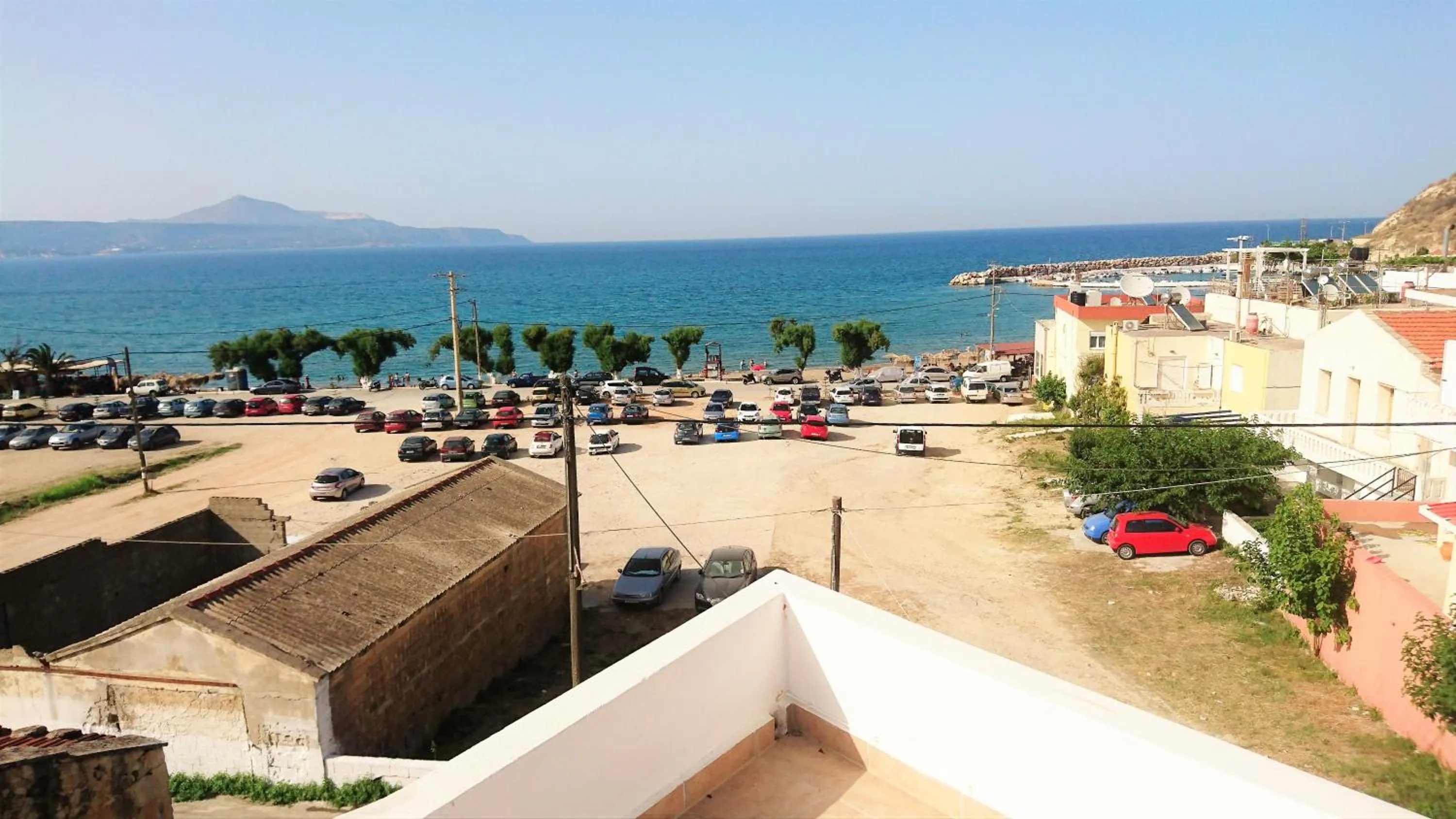 Beach in Crown Apartments