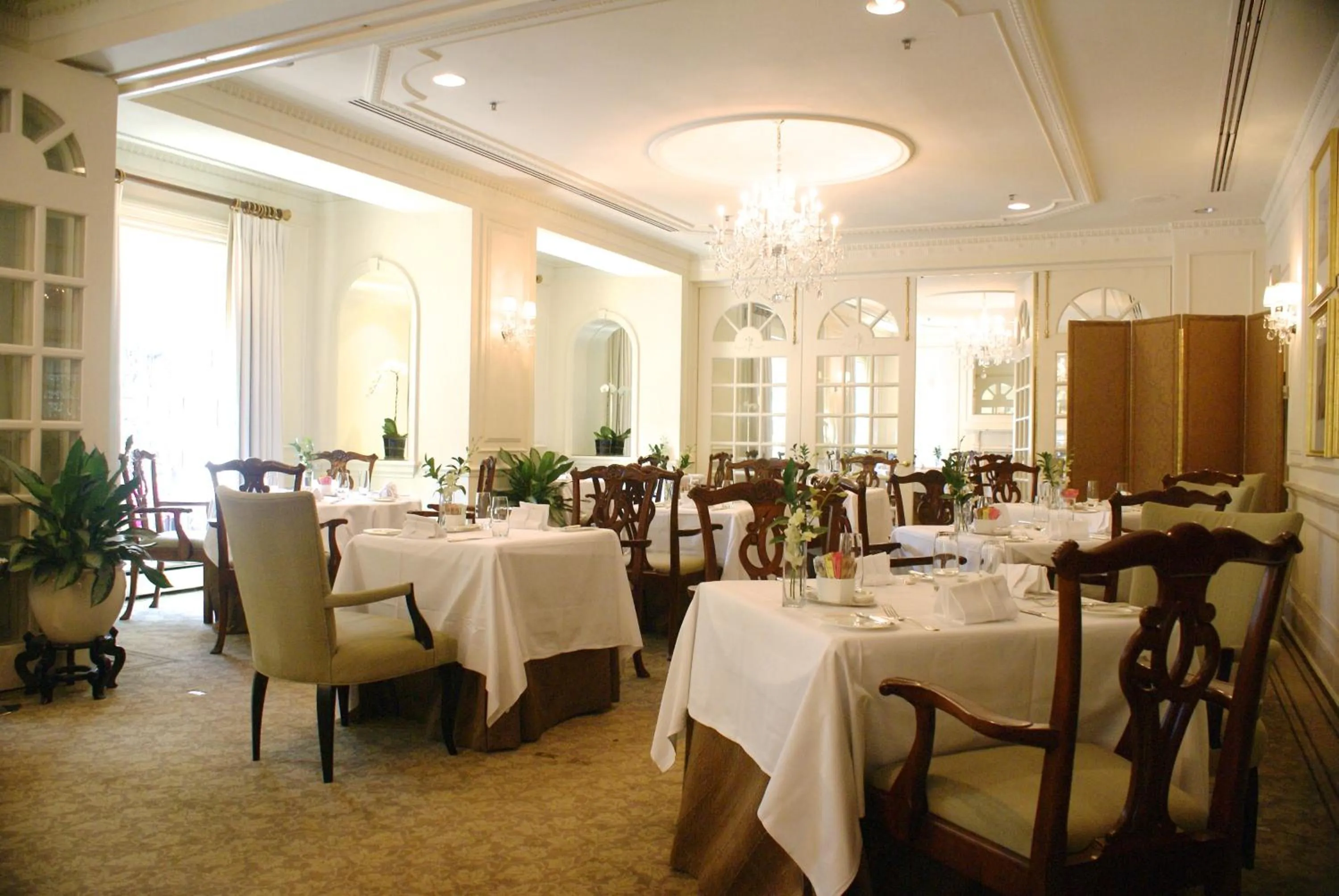 Restaurant/places to eat in The Hay - Adams