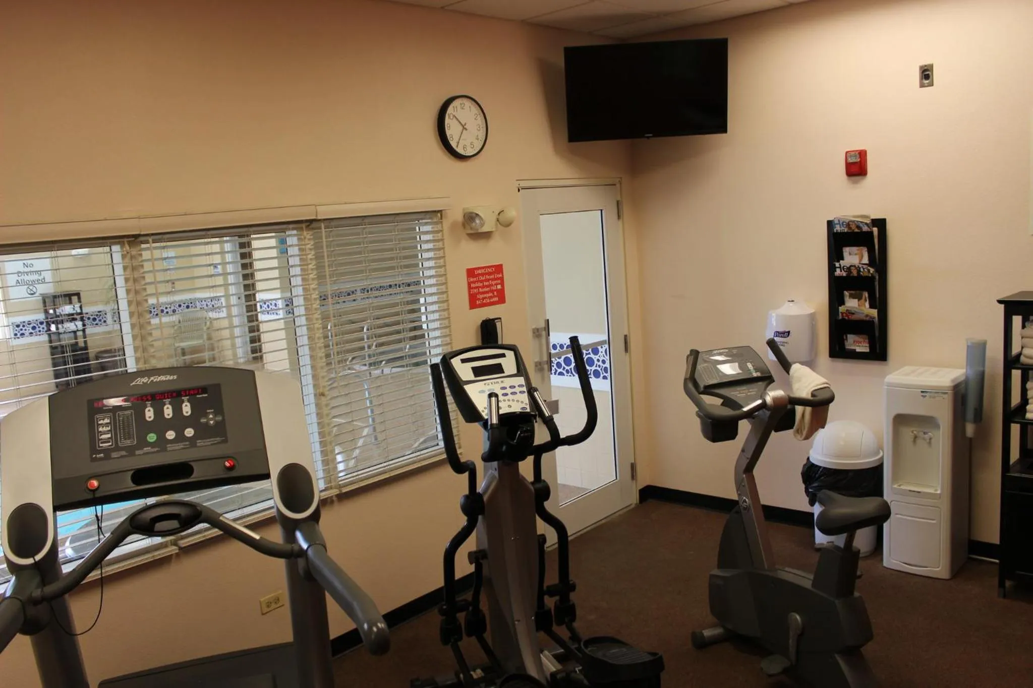 Fitness centre/facilities in Holiday Inn Express Hotel & Suites Chicago-Algonquin by IHG