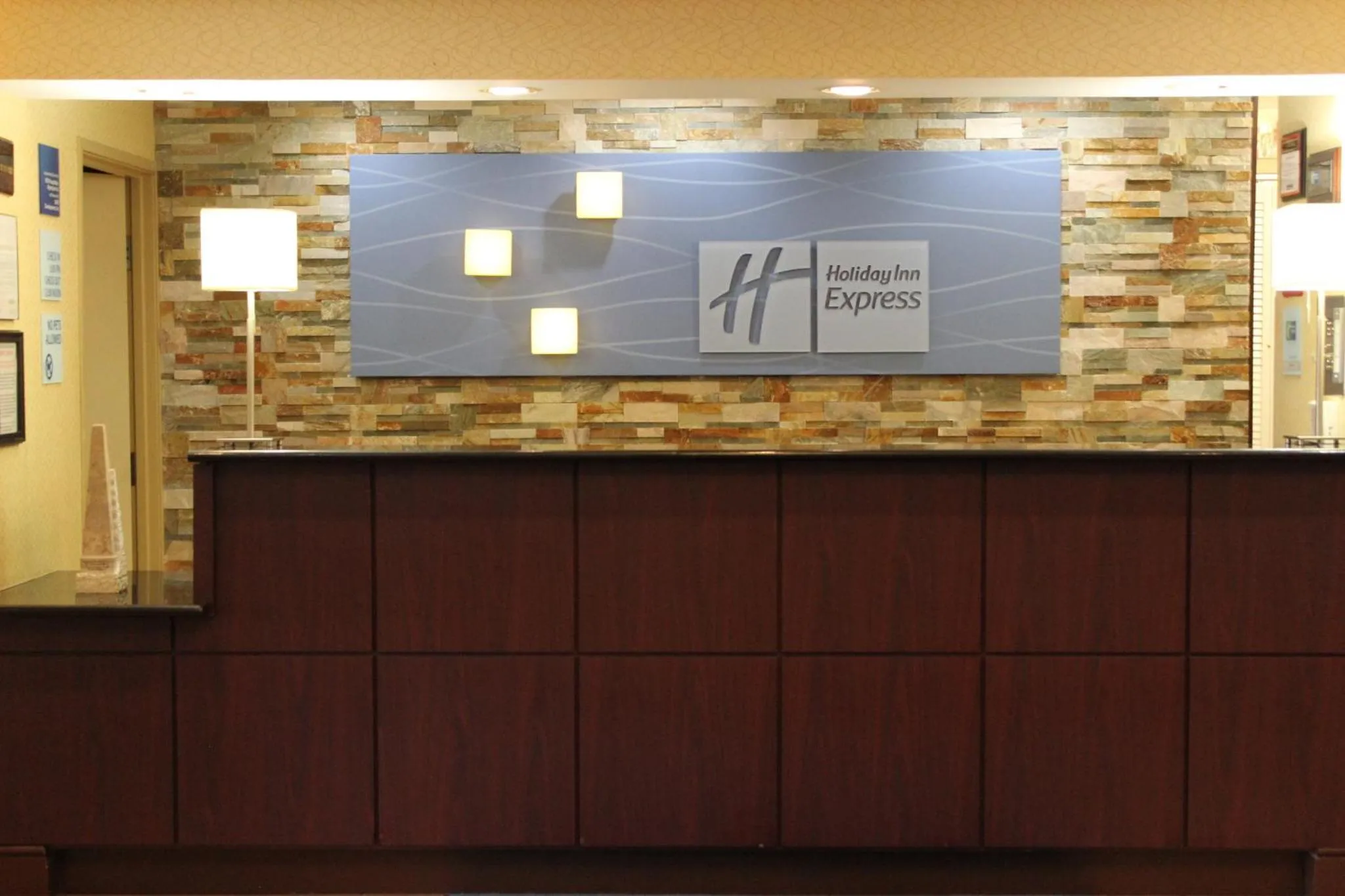 Property building in Holiday Inn Express Hotel & Suites Chicago-Algonquin by IHG