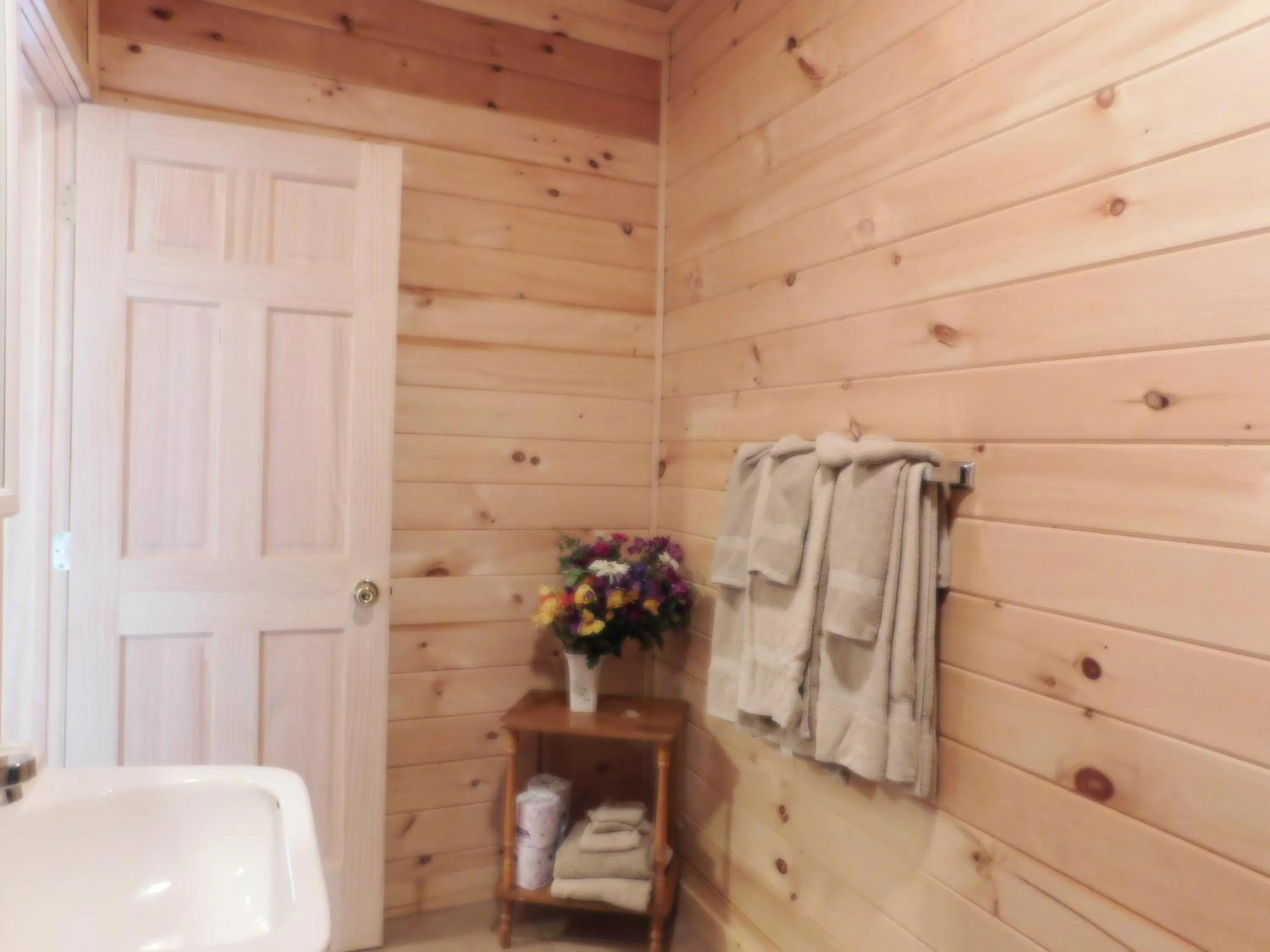 Bathroom in Olympian Resort Motel