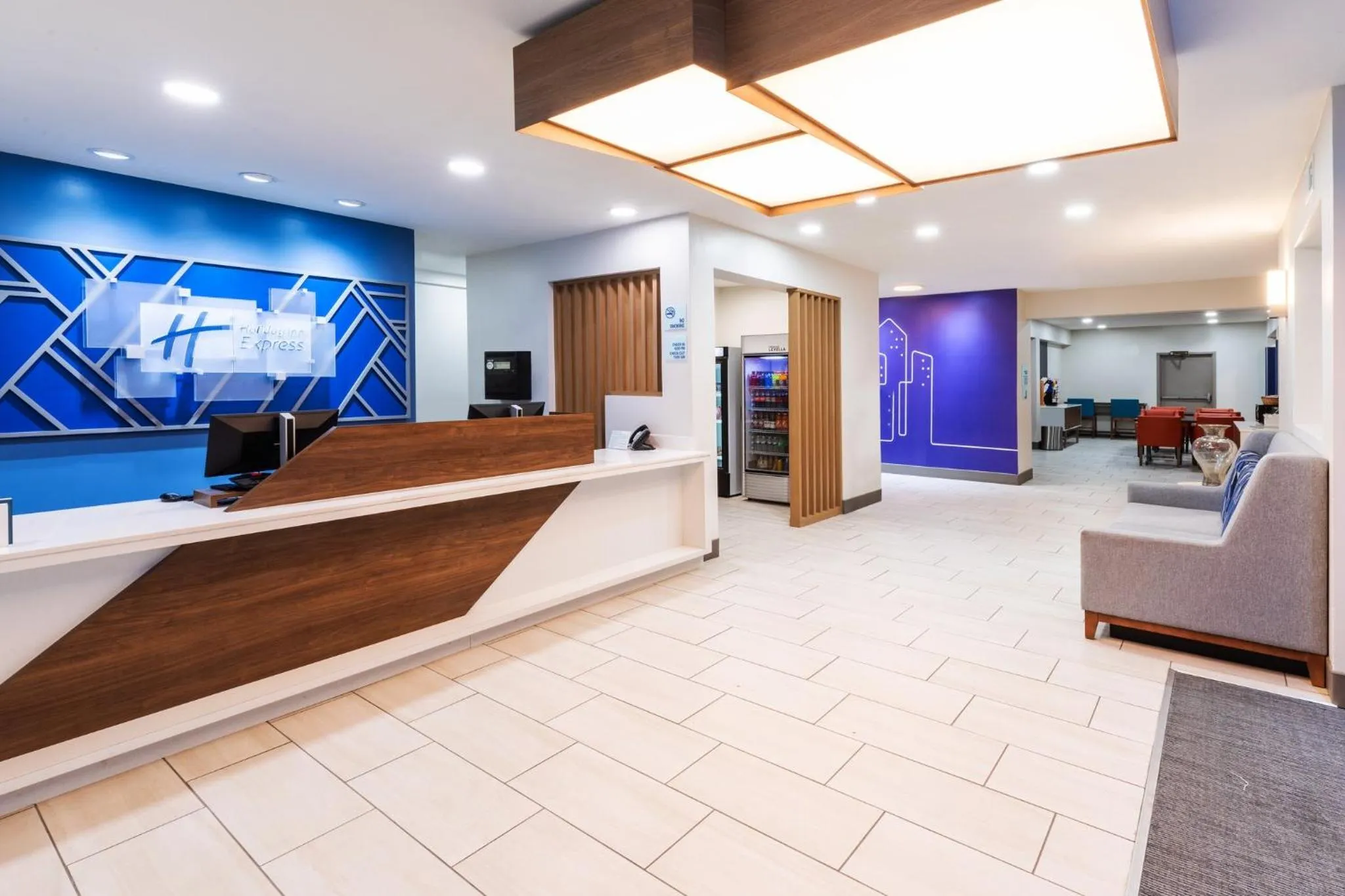 Property building in Holiday Inn Express Harvey-Marrero by IHG