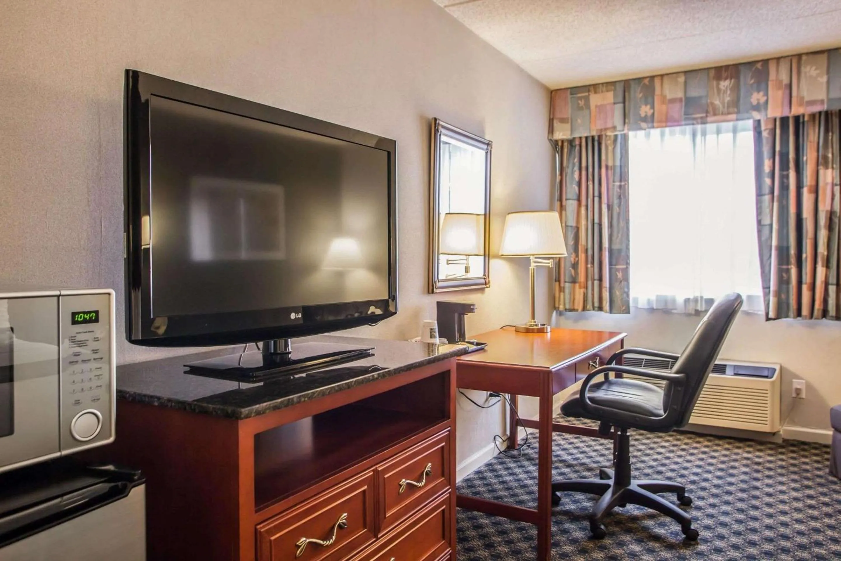 Photo of the whole room in Quality Inn & Suites St Charles -West Chicago