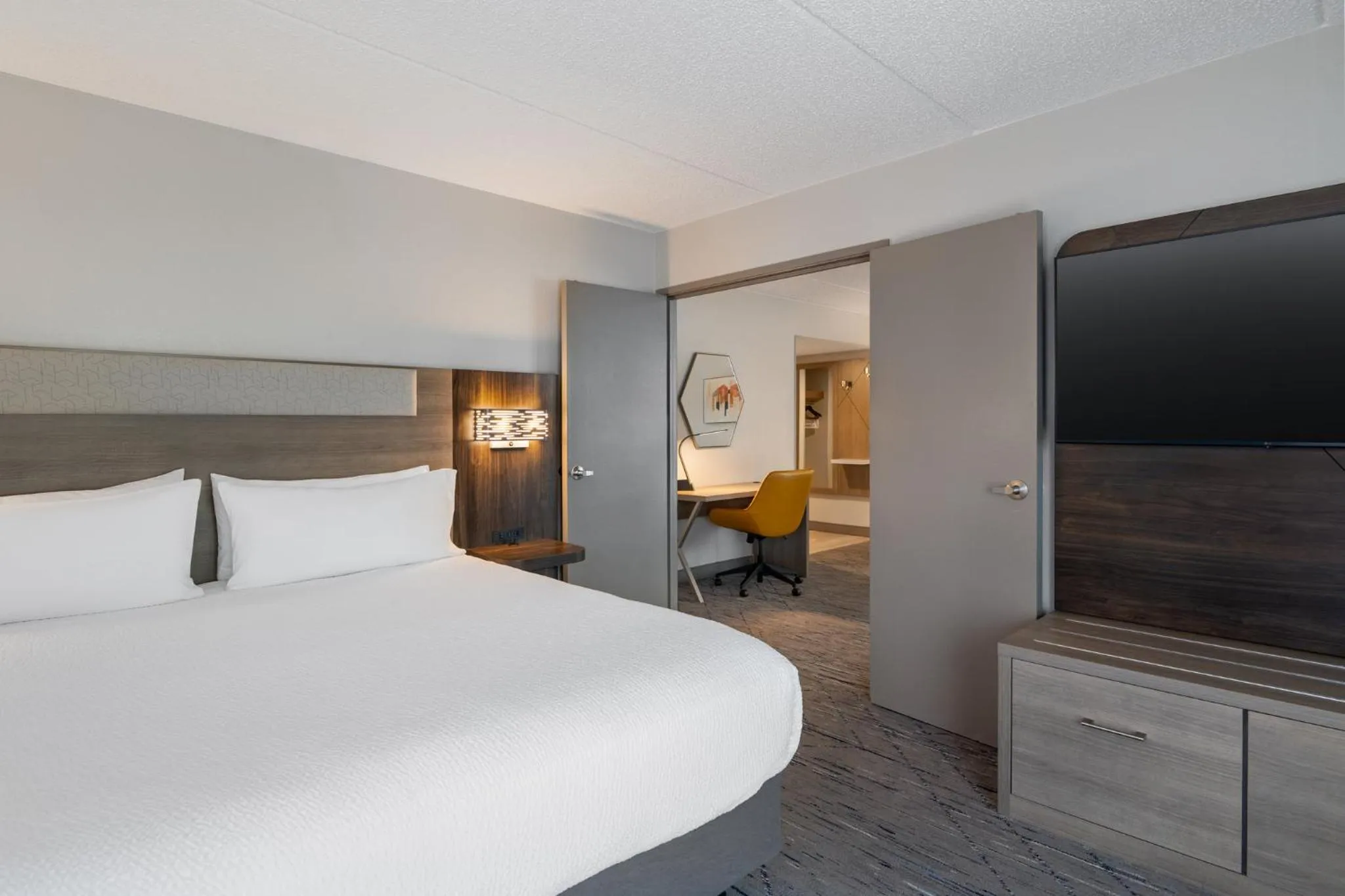 Photo of the whole room, Bed in Holiday Inn Express- North Palm Beach and IHG Hotel