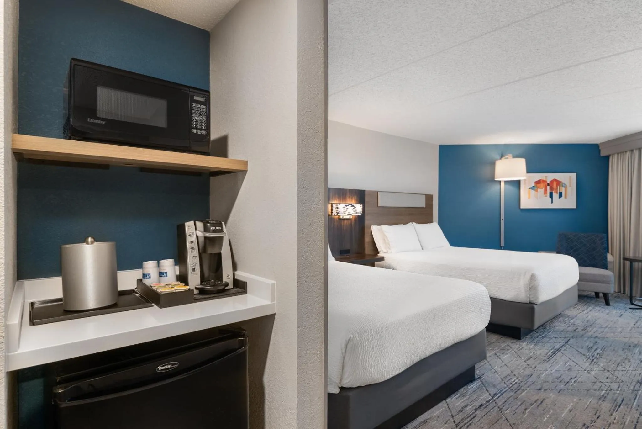 Photo of the whole room, Bed in Holiday Inn Express- North Palm Beach and IHG Hotel