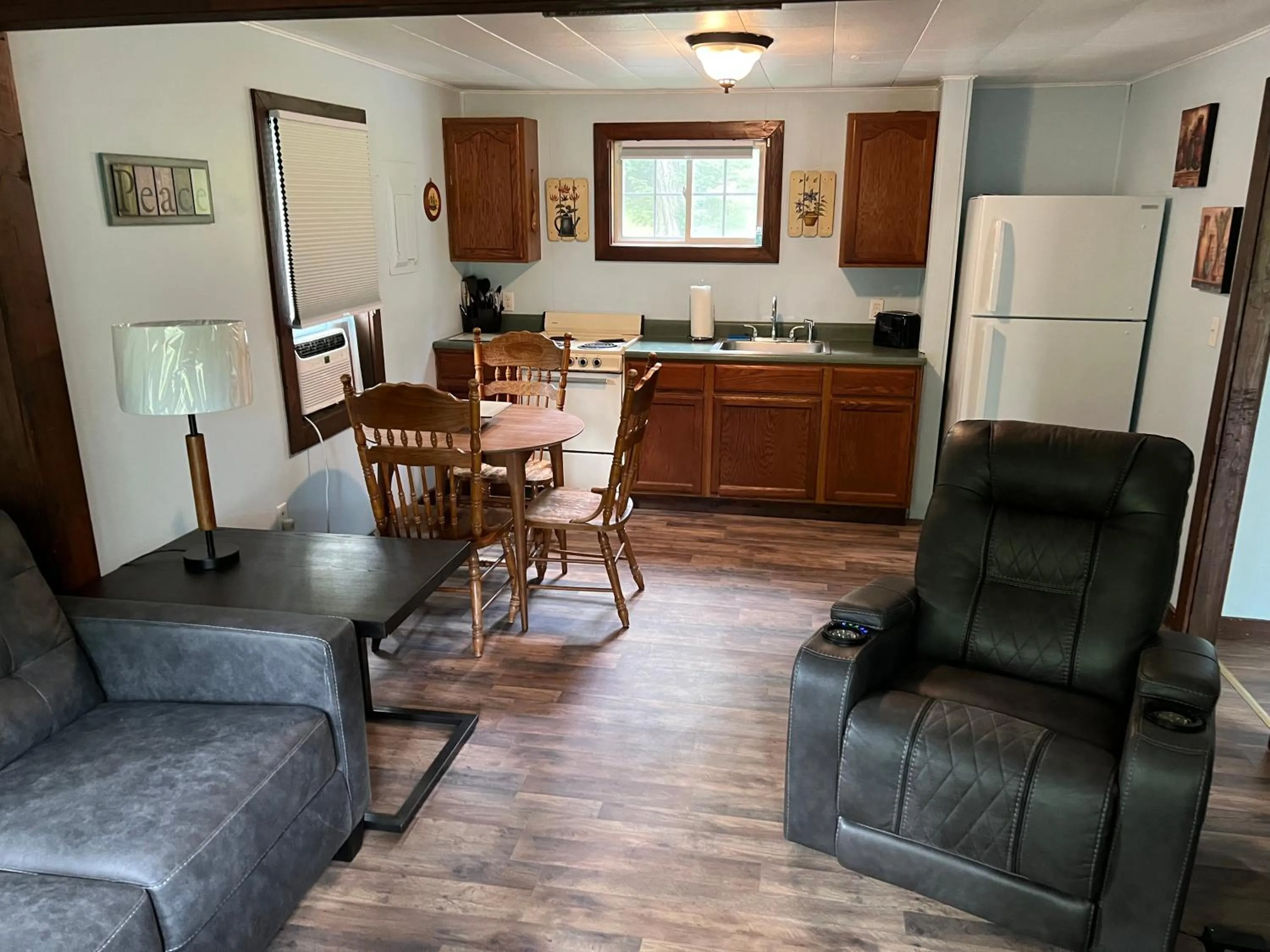 Kitchen or kitchenette in Echo Valley Cottages