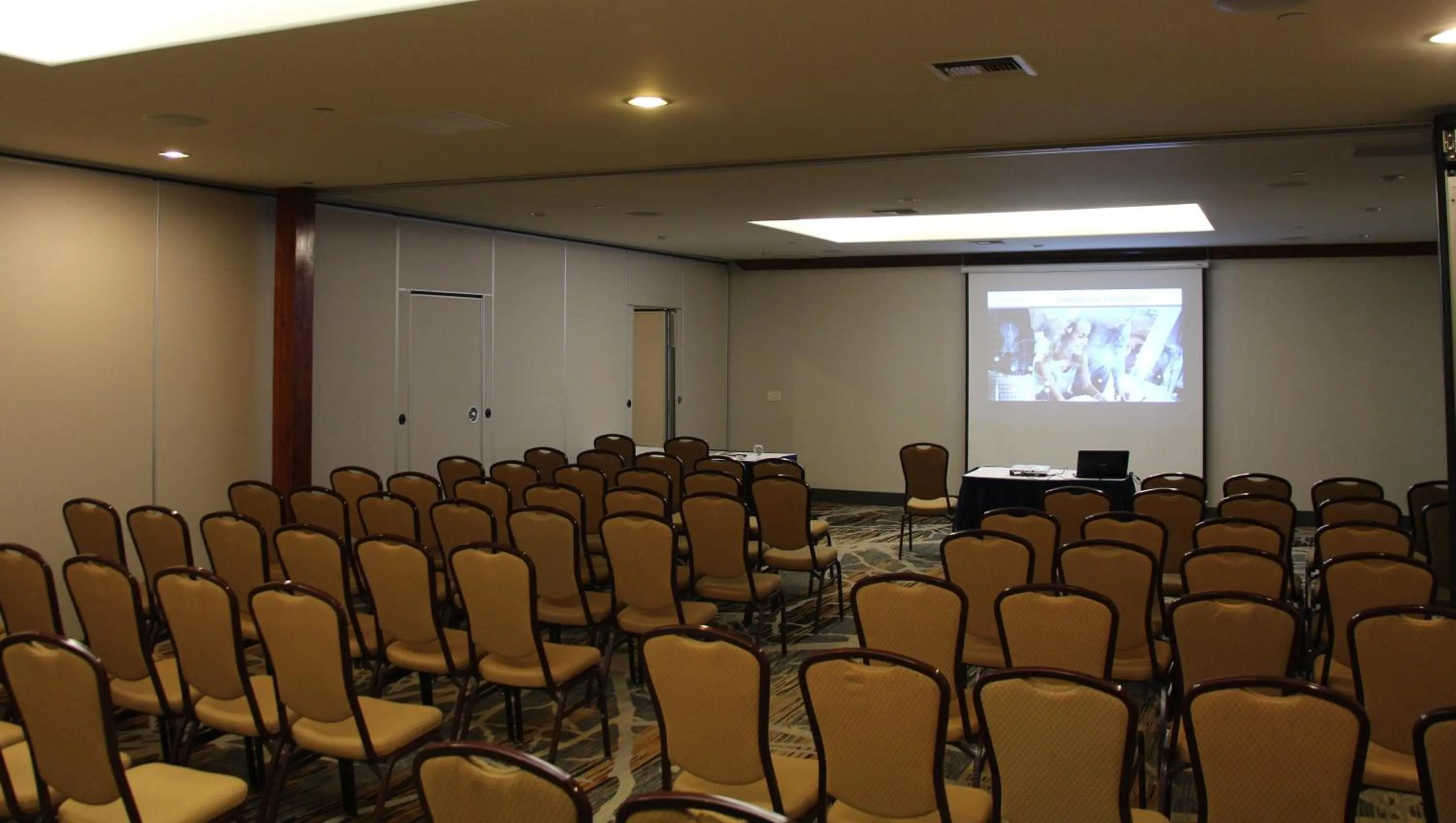 Meeting/conference room in Holiday Inn Denver Lakewood by IHG