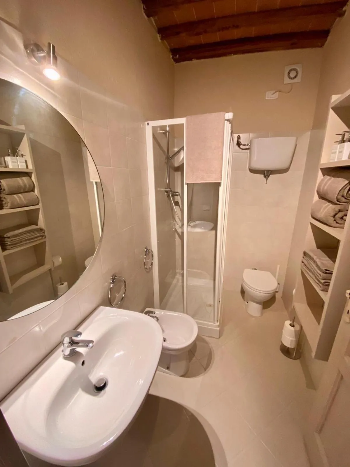 Shower in Capannacce Organic and Horse Farm