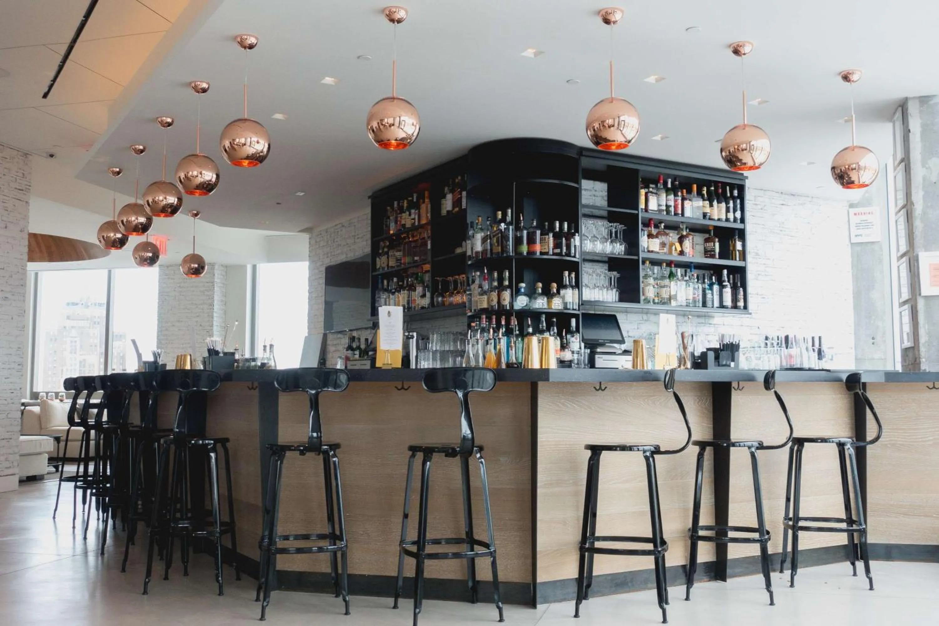 Lounge or bar in Hotel 50 Bowery, part of JdV by Hyatt