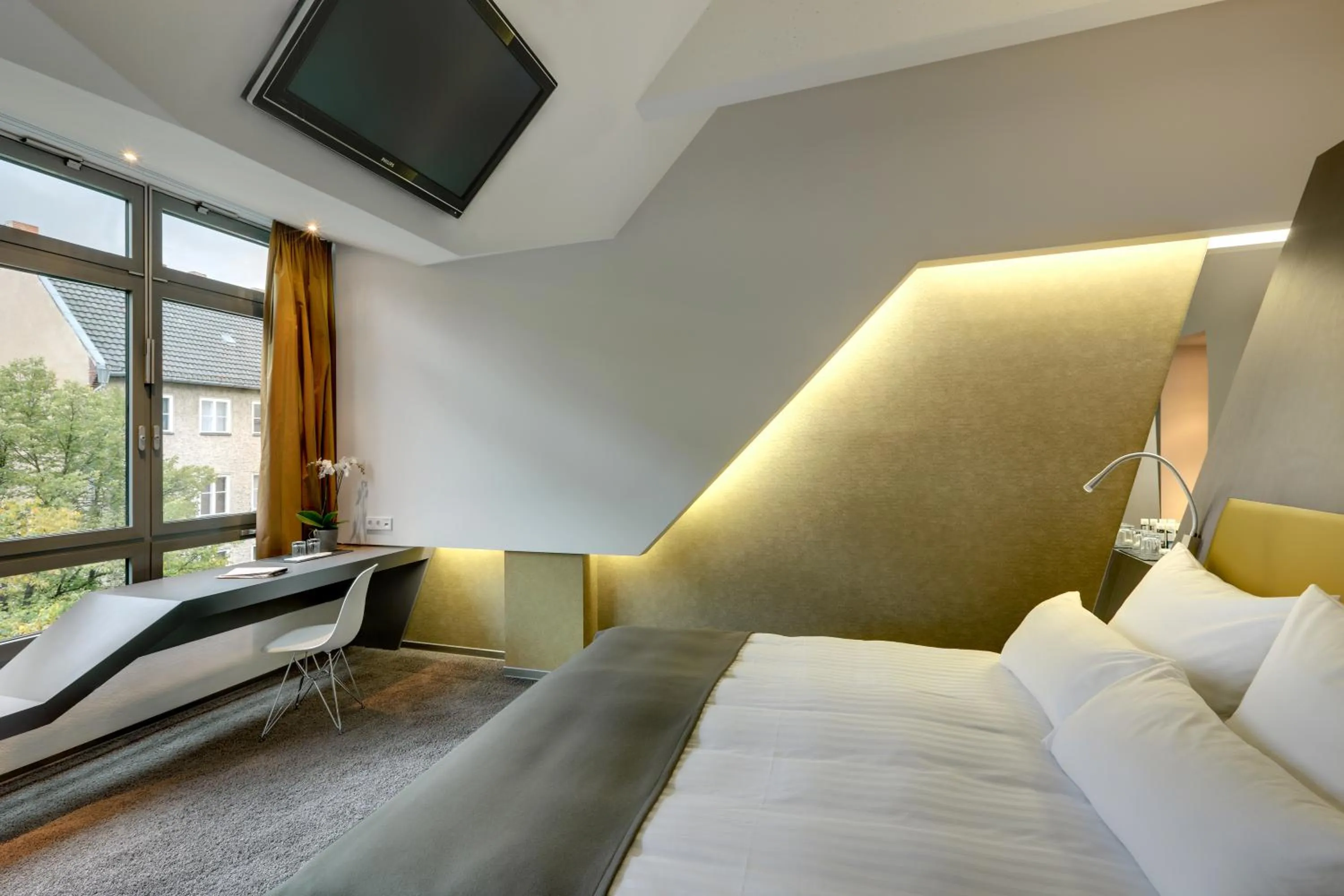 TV and multimedia, Bed in Aspria Berlin Ku'damm Sport & Spa