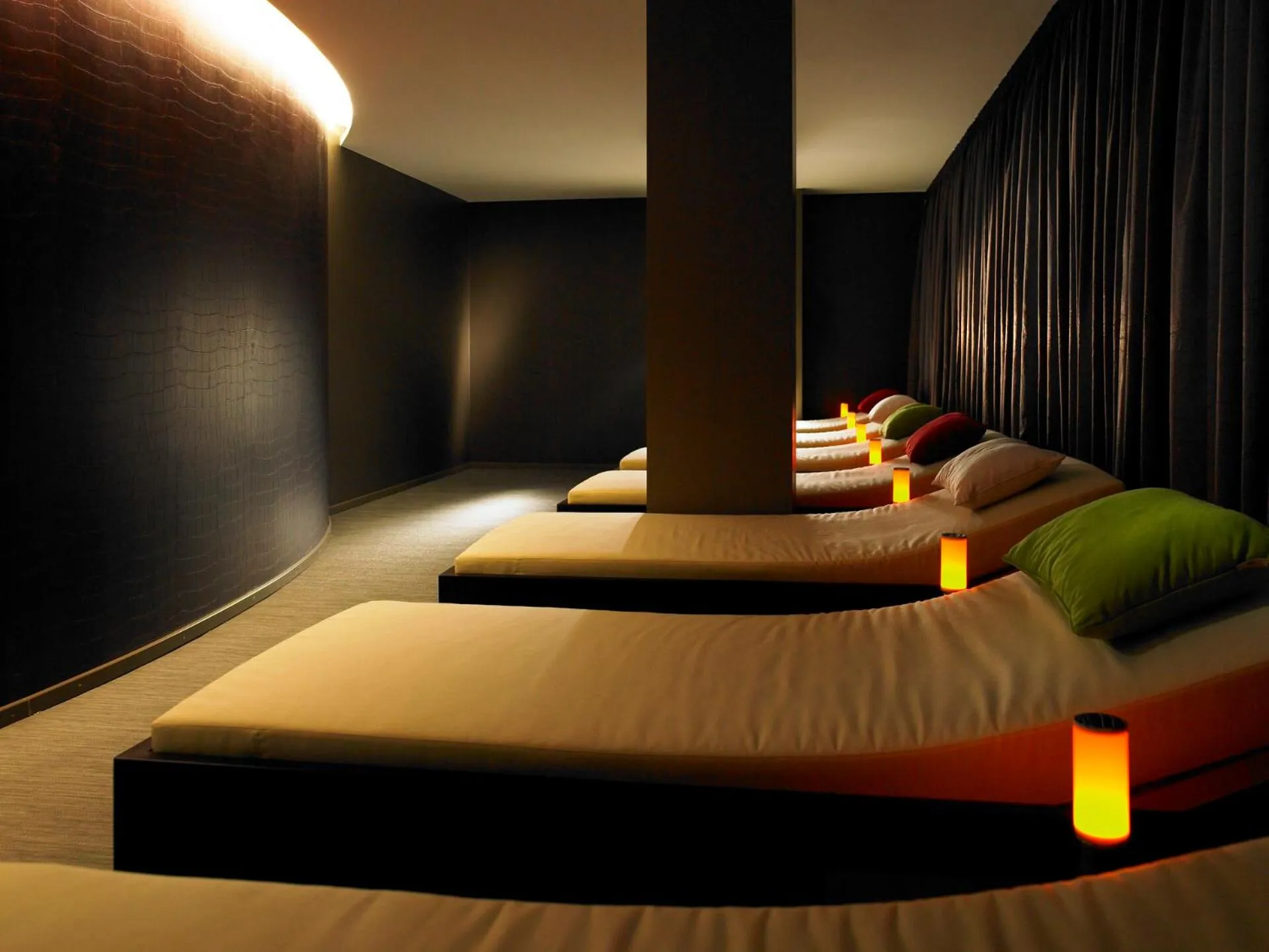 Spa and wellness centre/facilities, Bed in Aspria Berlin Ku'damm Sport & Spa