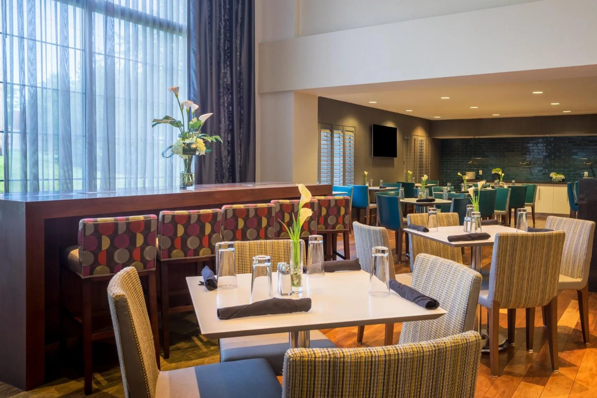 Restaurant/places to eat in Holiday Inn Baltimore BWI Airport by IHG