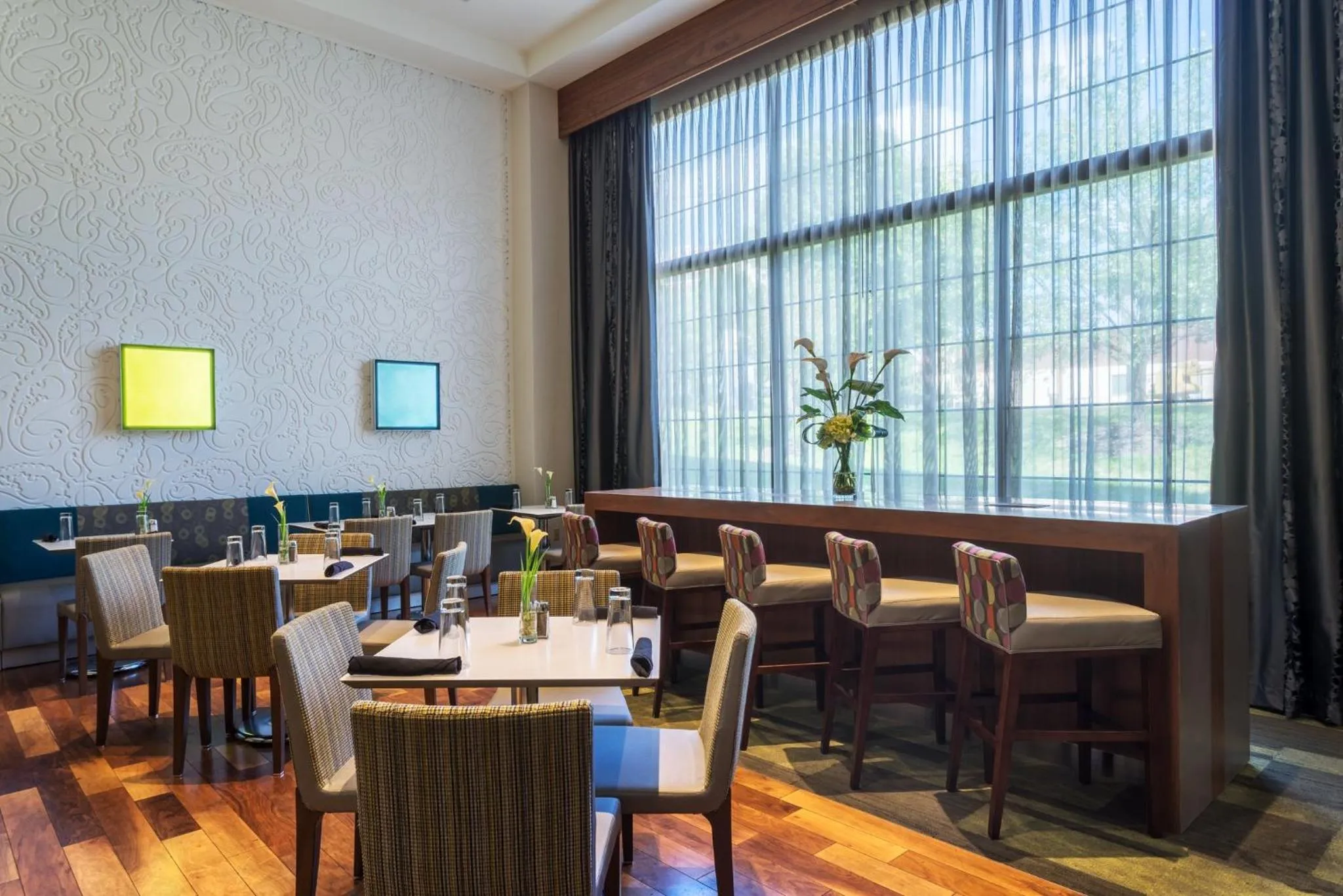 Restaurant/places to eat in Holiday Inn Baltimore BWI Airport by IHG