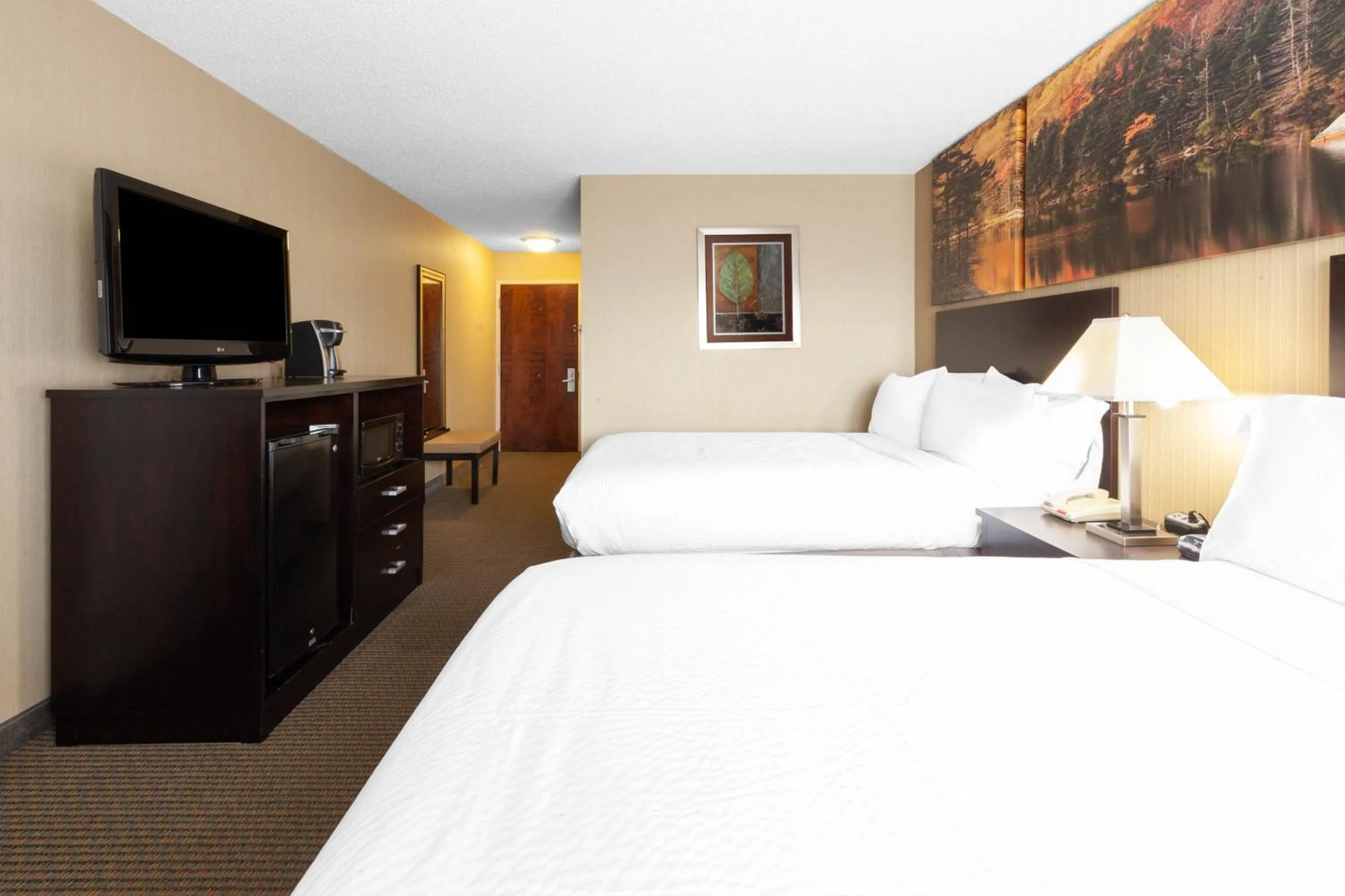 Bed in Days Inn by Wyndham Plattsburgh