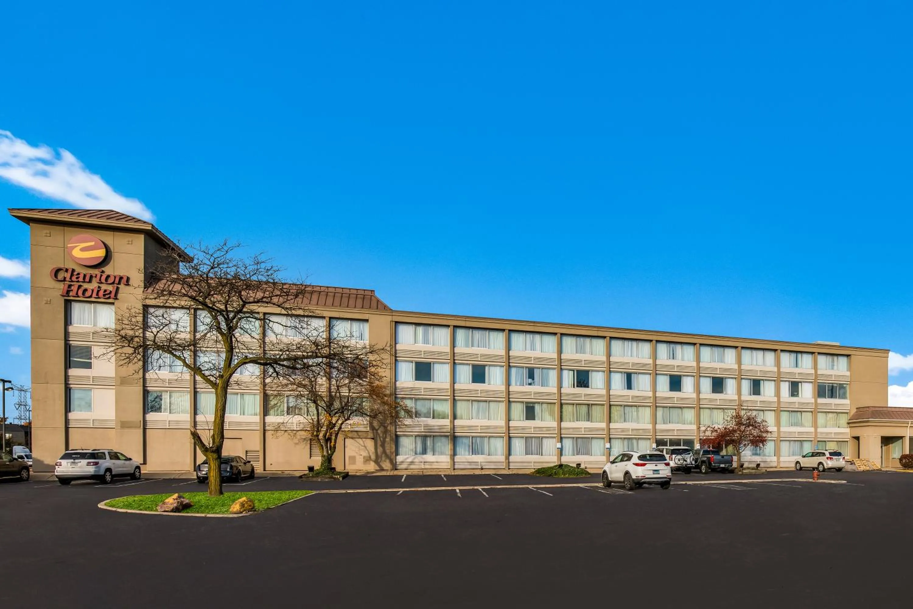 Property building in Clarion Hotel & Convention Center Joliet
