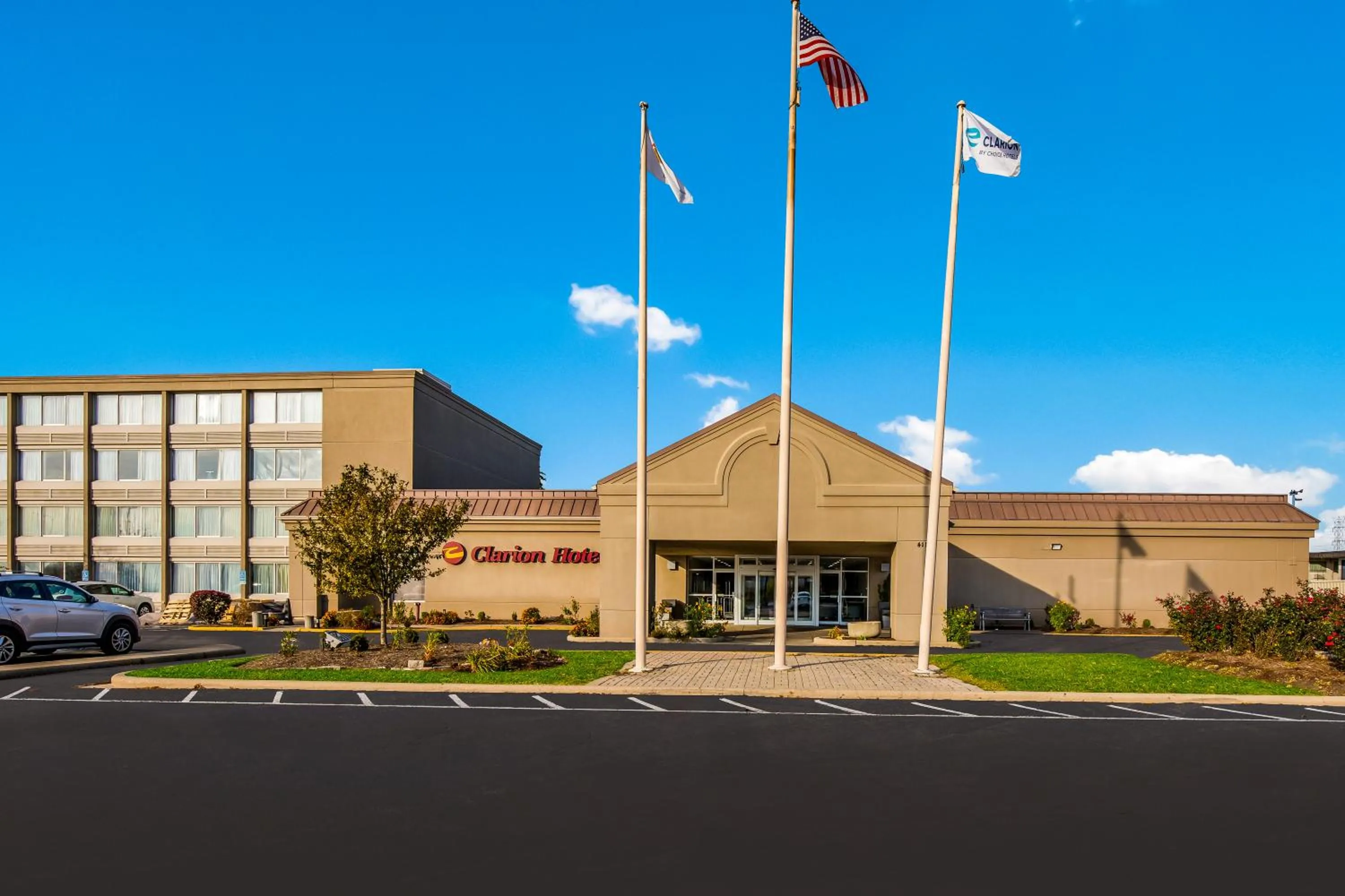 Property building in Clarion Hotel & Convention Center Joliet