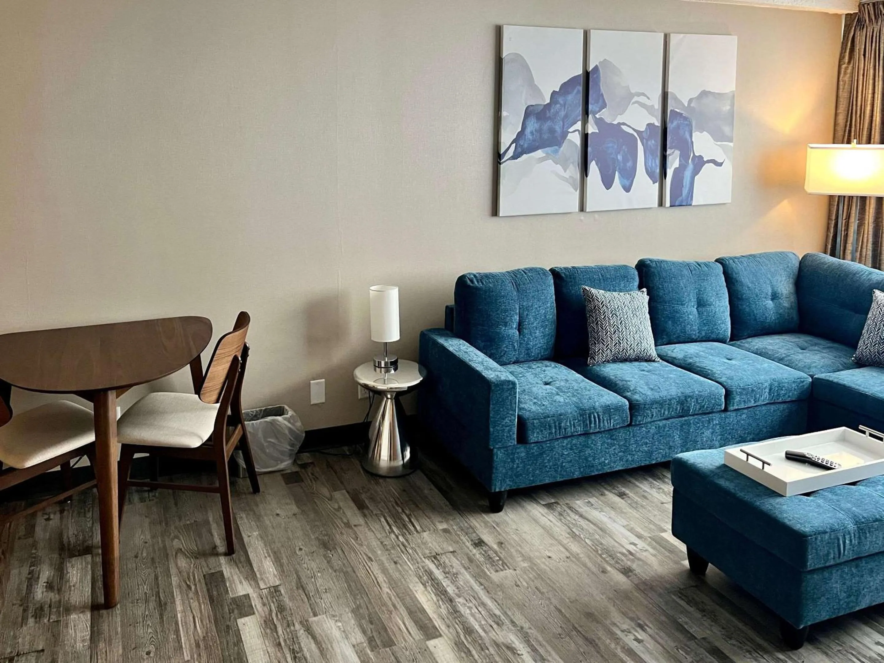 Bedroom in Clarion Hotel & Convention Center Joliet