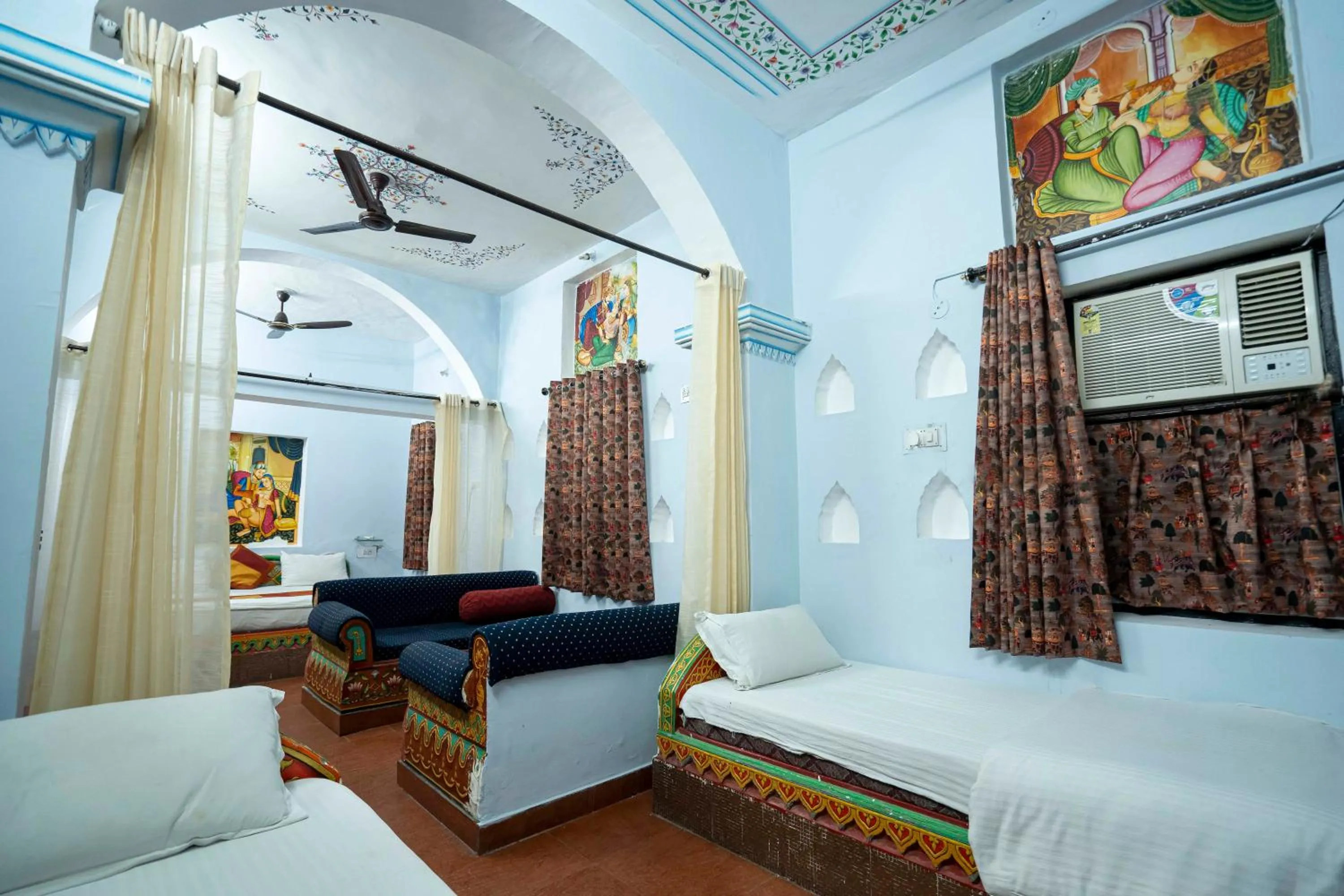 Bedroom, Bed in Swad Ri Dhani, Ajmer