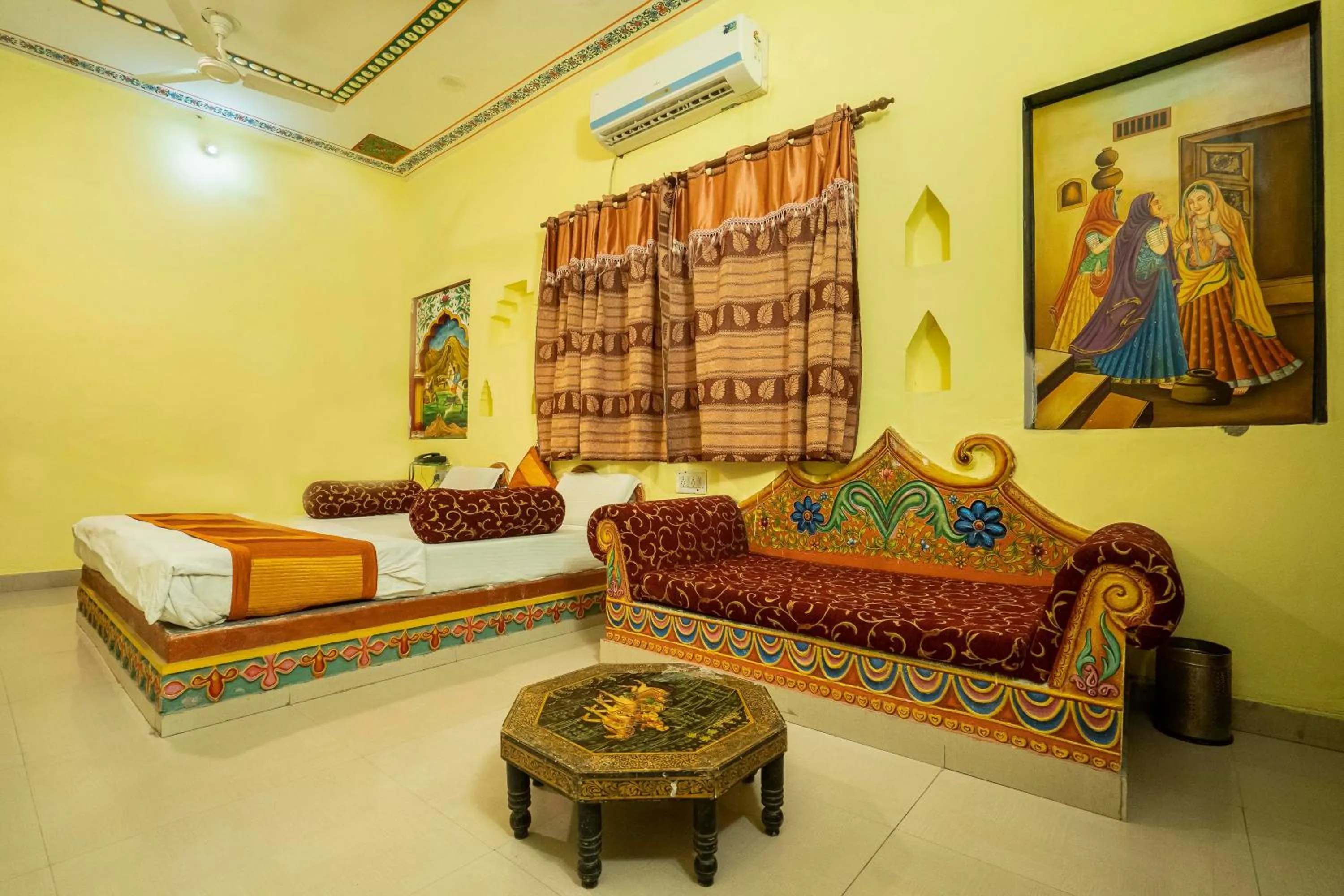 Bed in Swad Ri Dhani, Ajmer