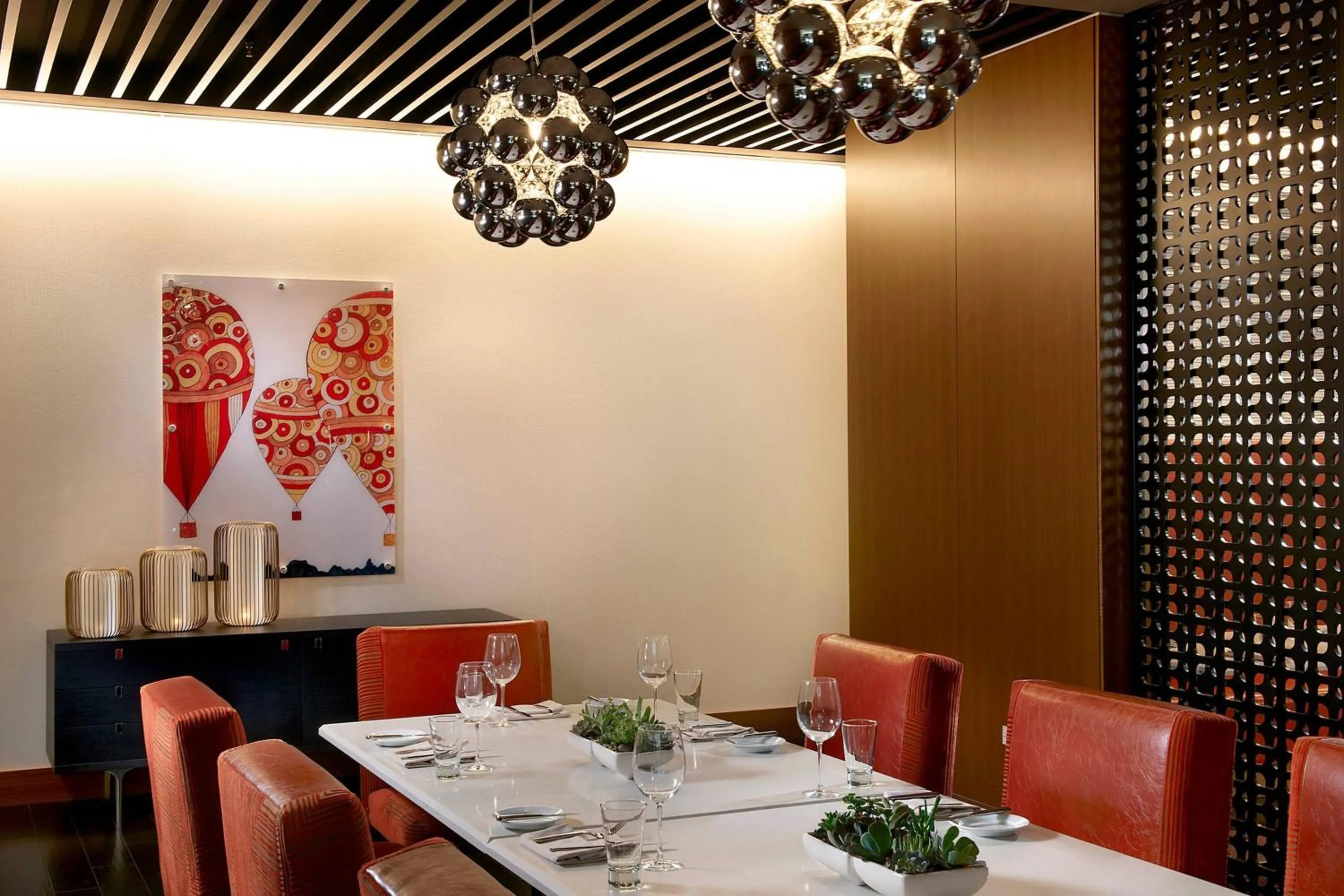 Restaurant/places to eat in Chicago Marriott Naperville