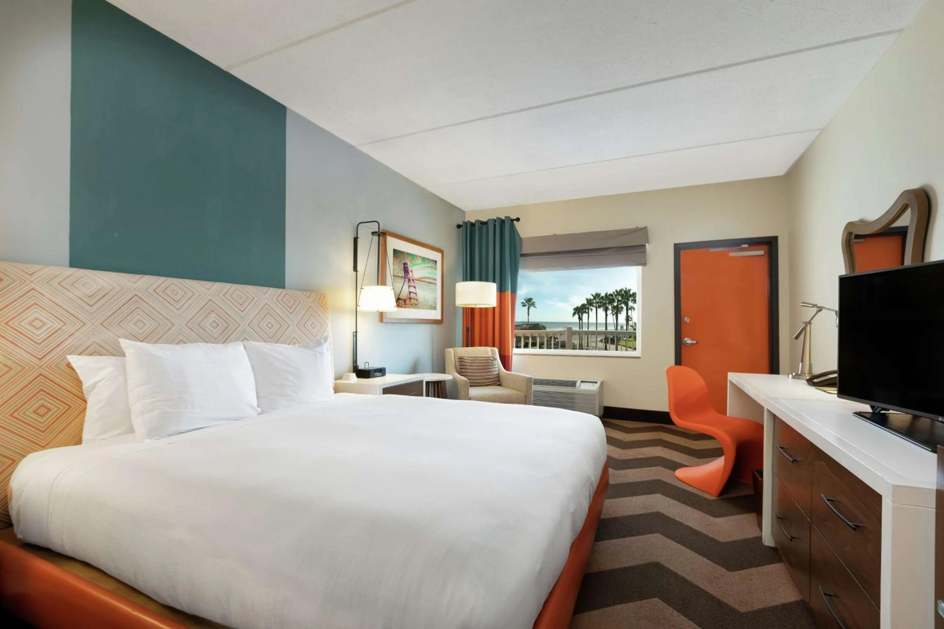 Bedroom, Bed in DoubleTree by Hilton Galveston Beach