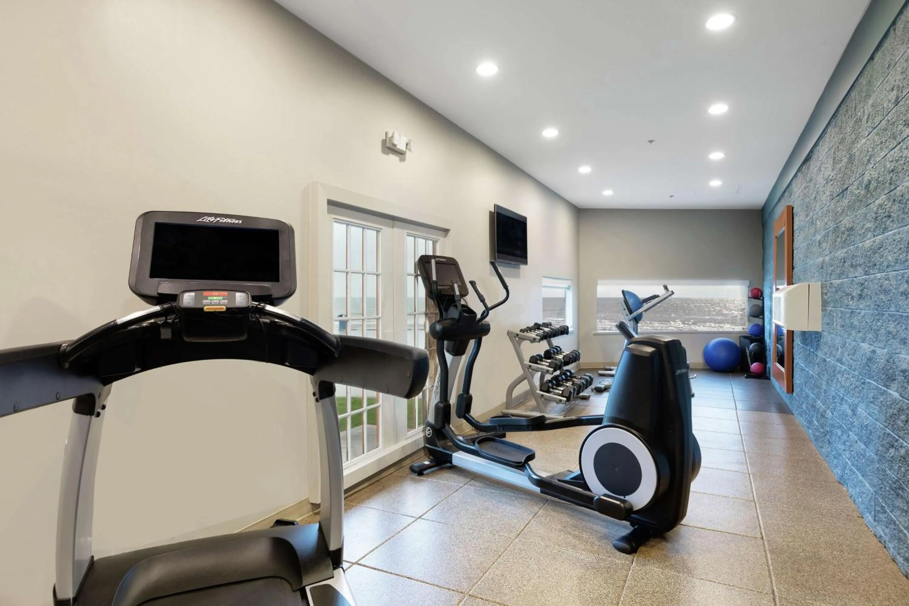Fitness centre/facilities in DoubleTree by Hilton Galveston Beach
