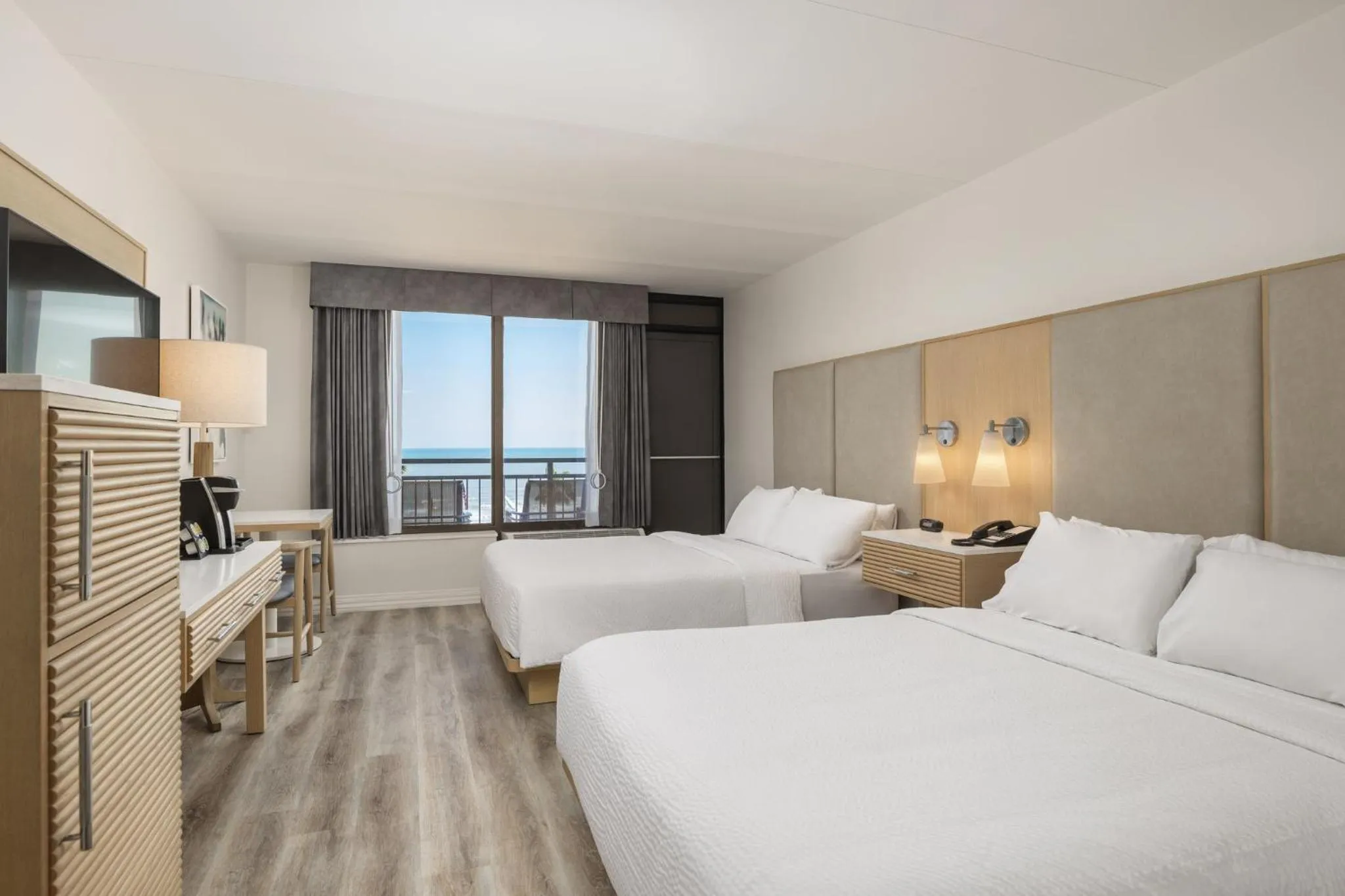 Photo of the whole room, Bed in Holiday Inn Resort Galveston - On The Beach by IHG