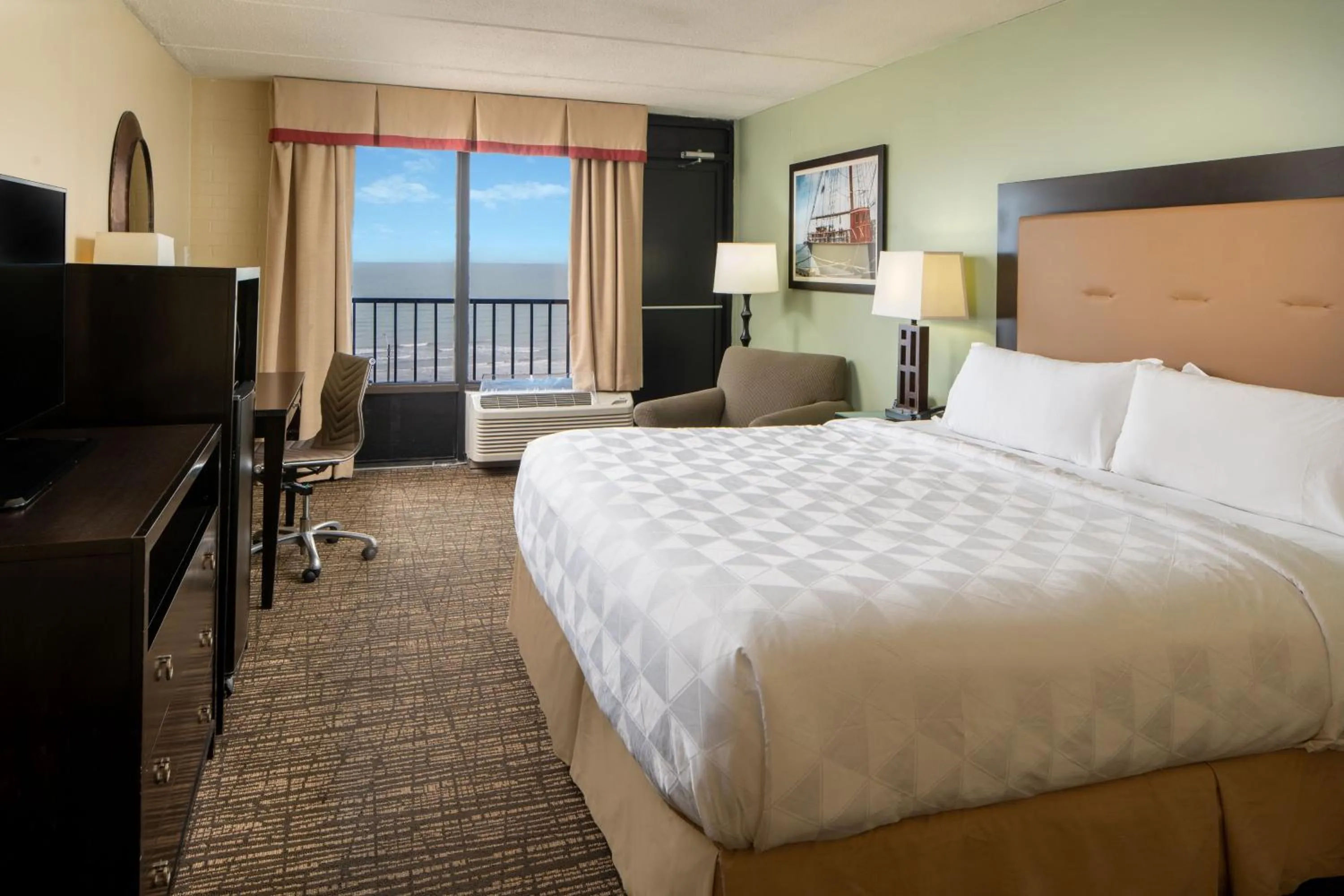 Photo of the whole room, Bed in Holiday Inn Resort Galveston - On The Beach by IHG