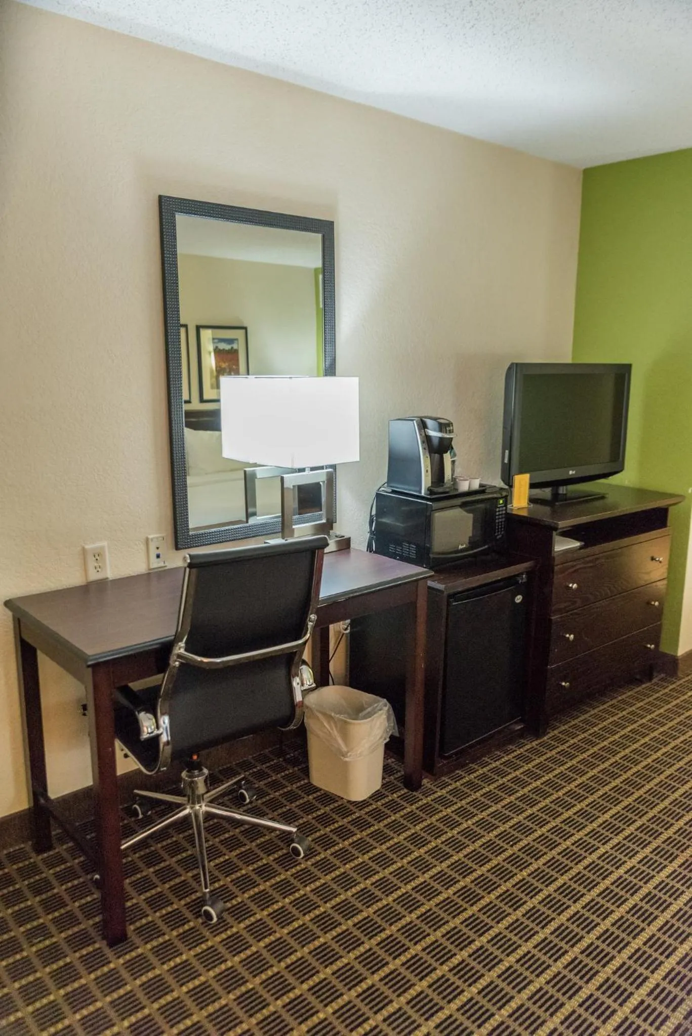 Photo of the whole room in Holiday Inn Hazlet by IHG