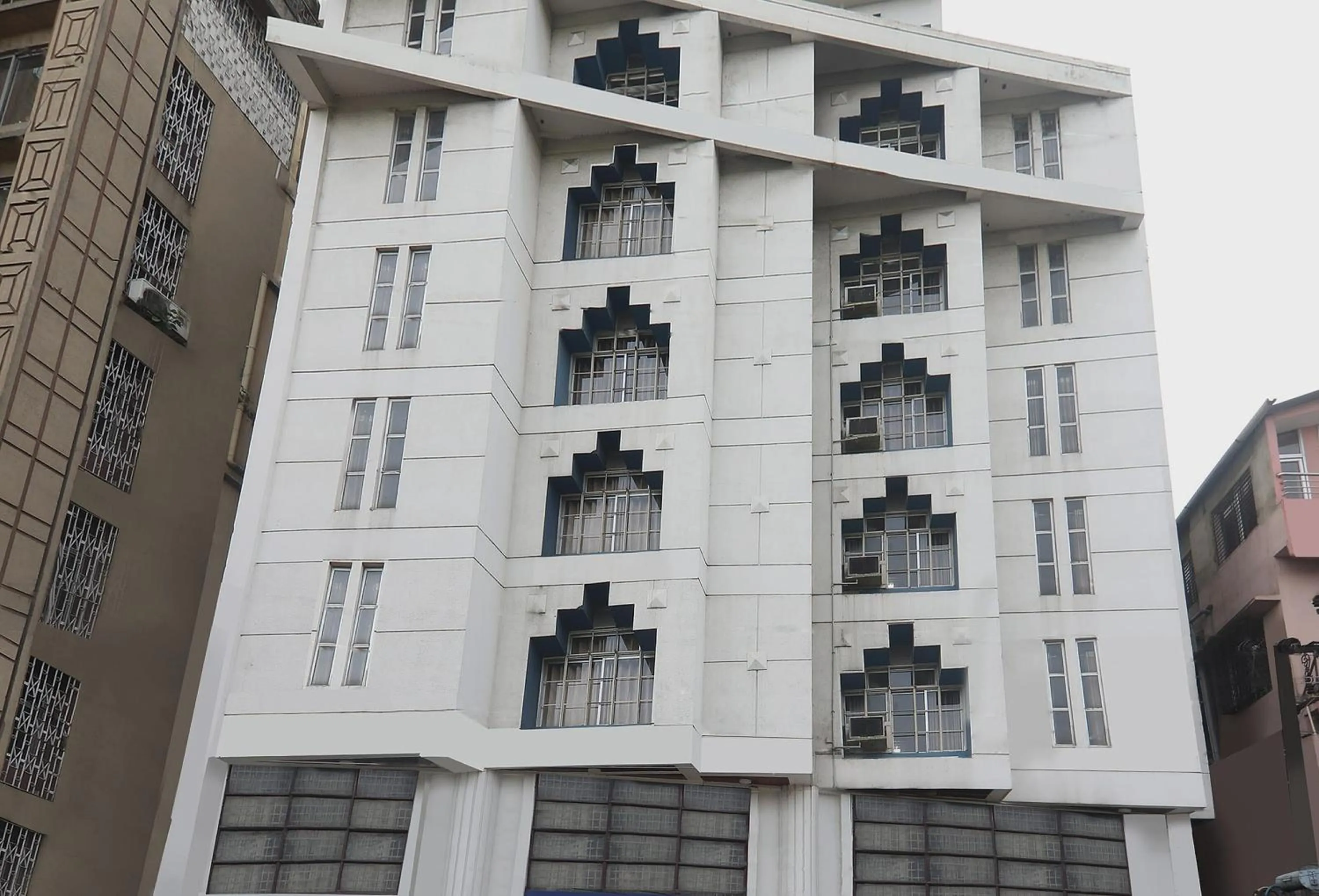 Facade/entrance in Collection O President