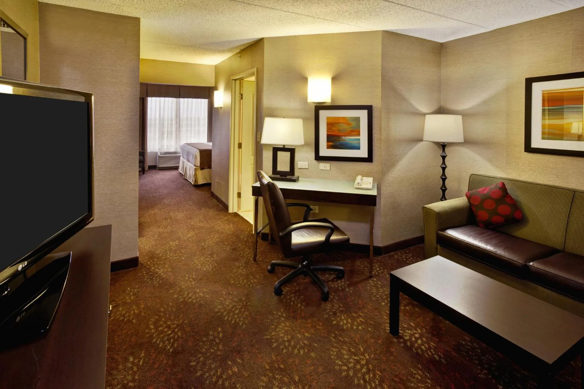 Photo of the whole room in Holiday Inn Hotel & Suites Chicago Northwest - Elgin by IHG
