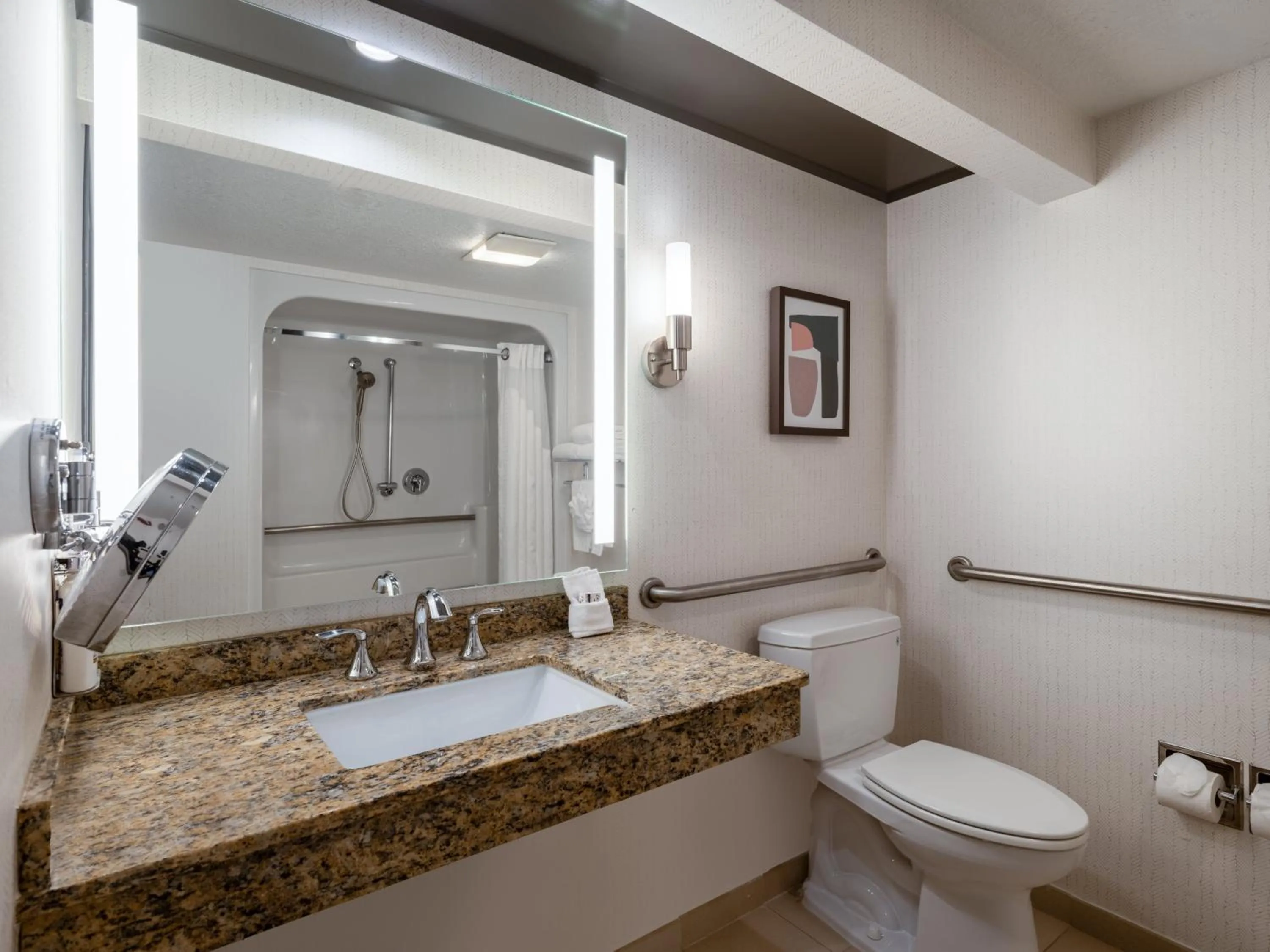 Photo of the whole room in Holiday Inn Hotel & Suites Chicago Northwest - Elgin by IHG