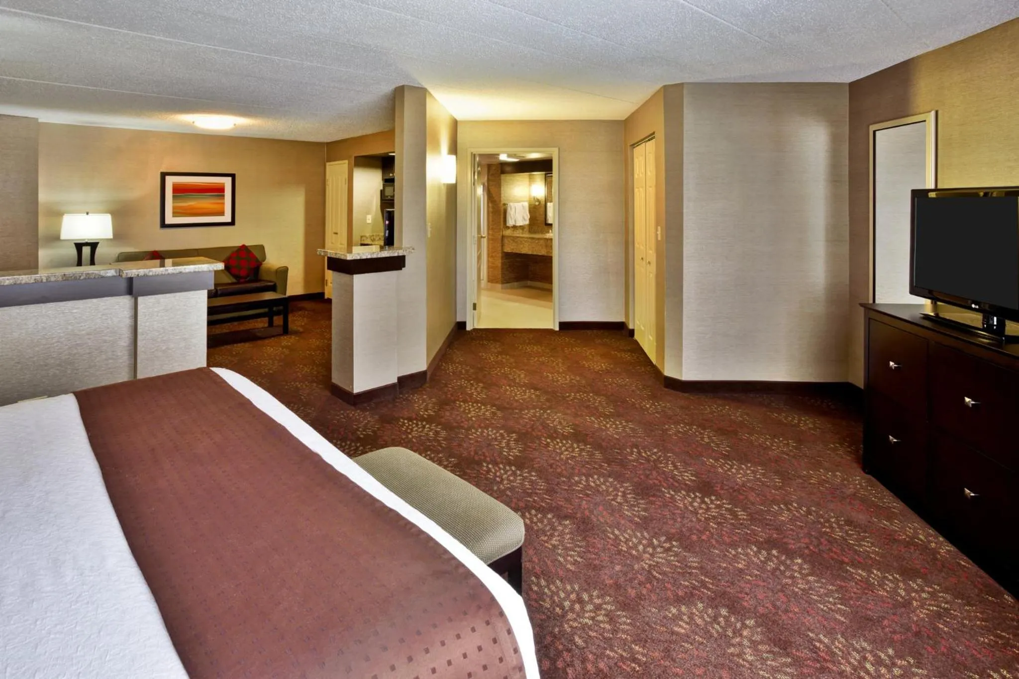 Photo of the whole room, Bed in Holiday Inn Hotel & Suites Chicago Northwest - Elgin by IHG
