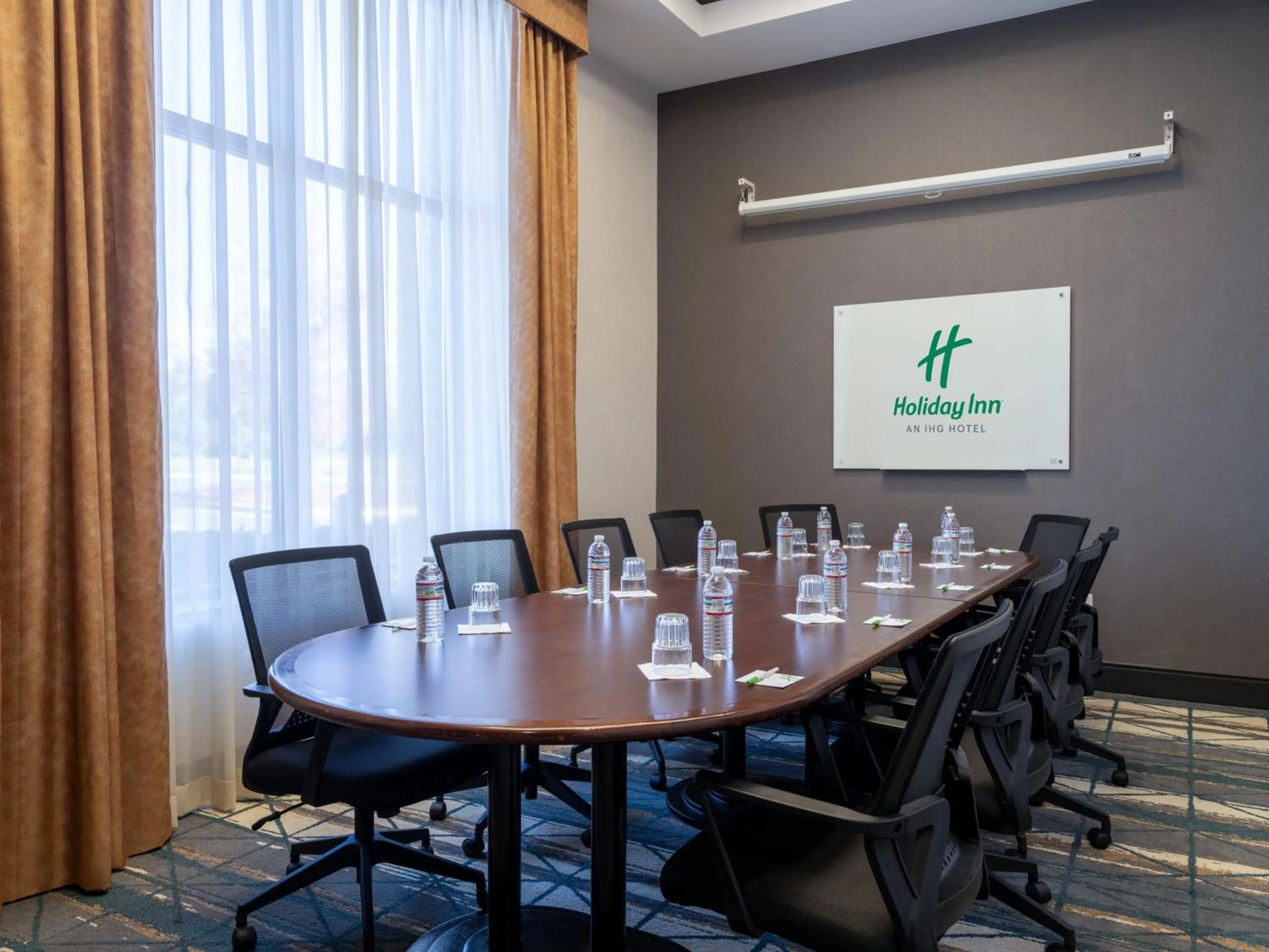Meeting/conference room in Holiday Inn Hotel & Suites Chicago Northwest - Elgin by IHG