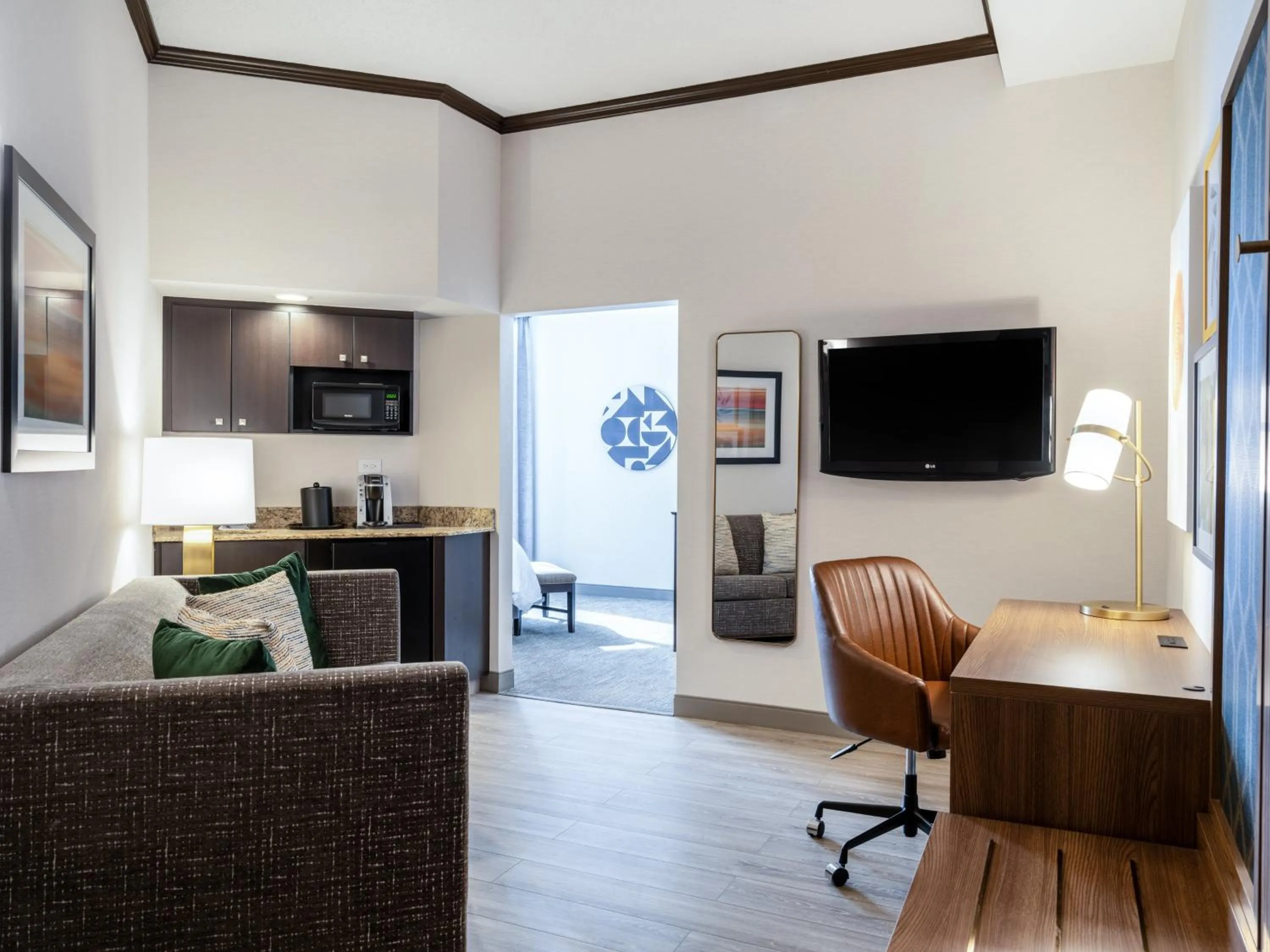 Photo of the whole room in Holiday Inn Hotel & Suites Chicago Northwest - Elgin by IHG