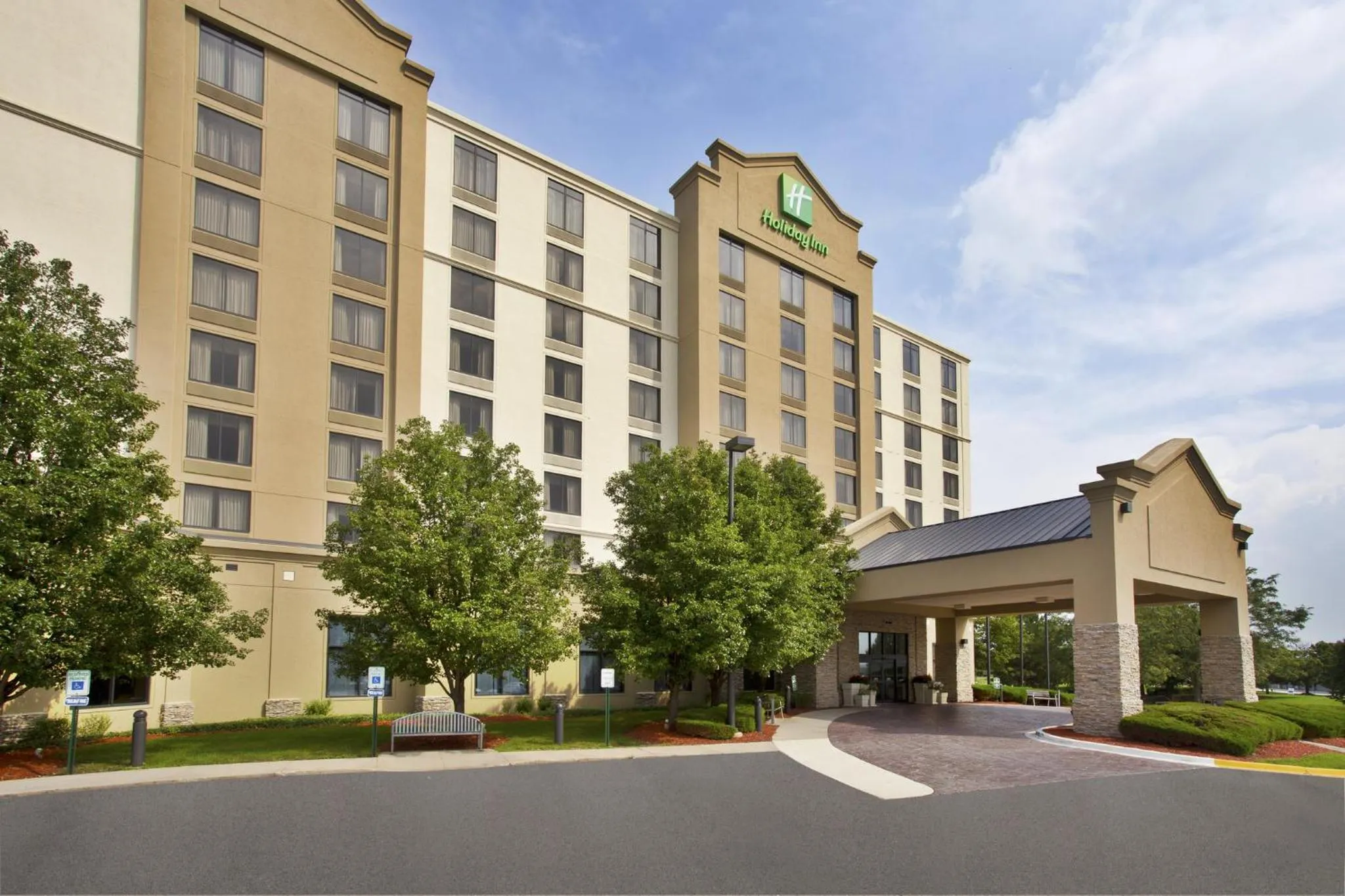 Property building in Holiday Inn Hotel & Suites Chicago Northwest - Elgin by IHG