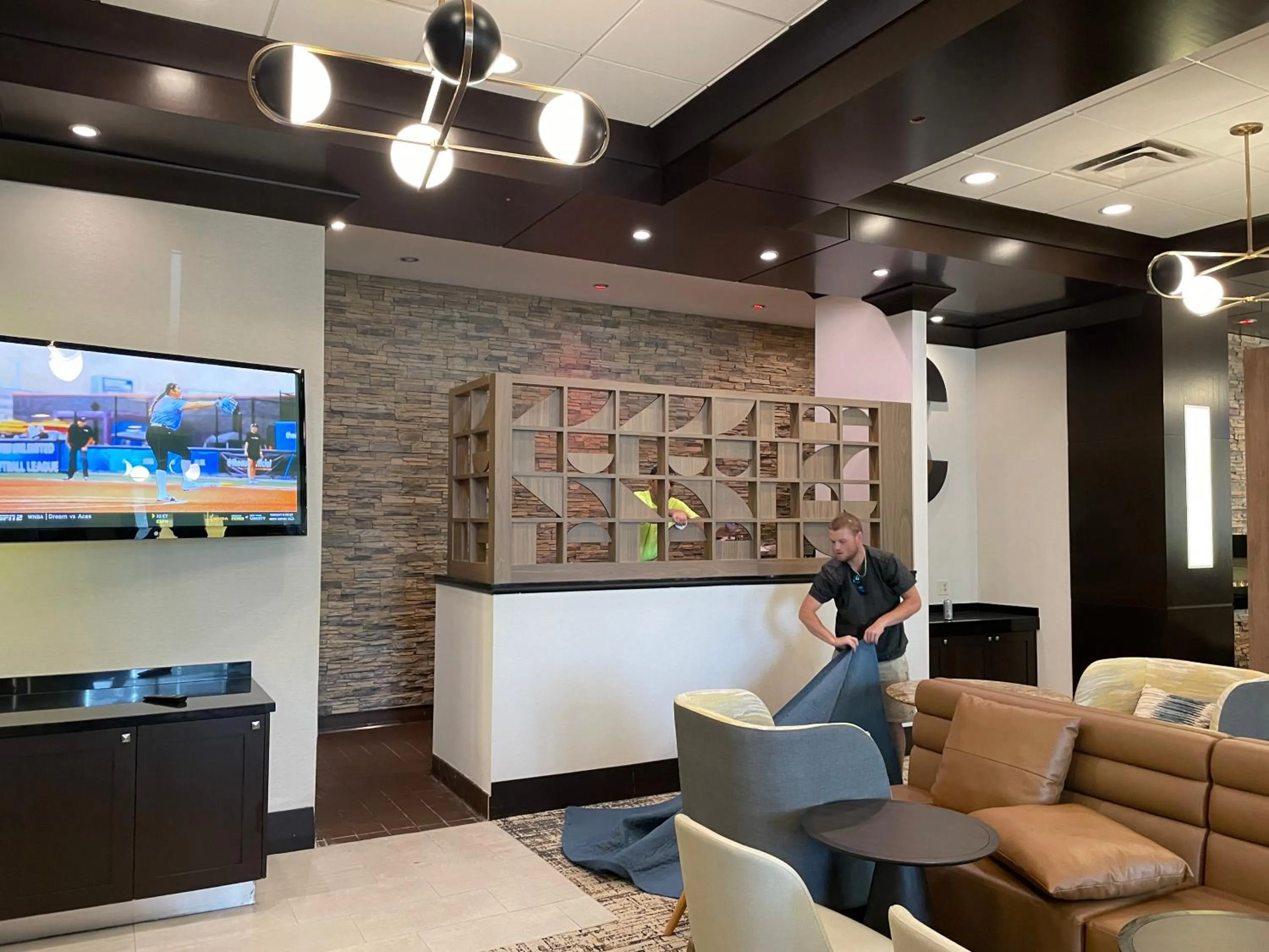 Seating area in Holiday Inn Hotel & Suites Chicago Northwest - Elgin by IHG