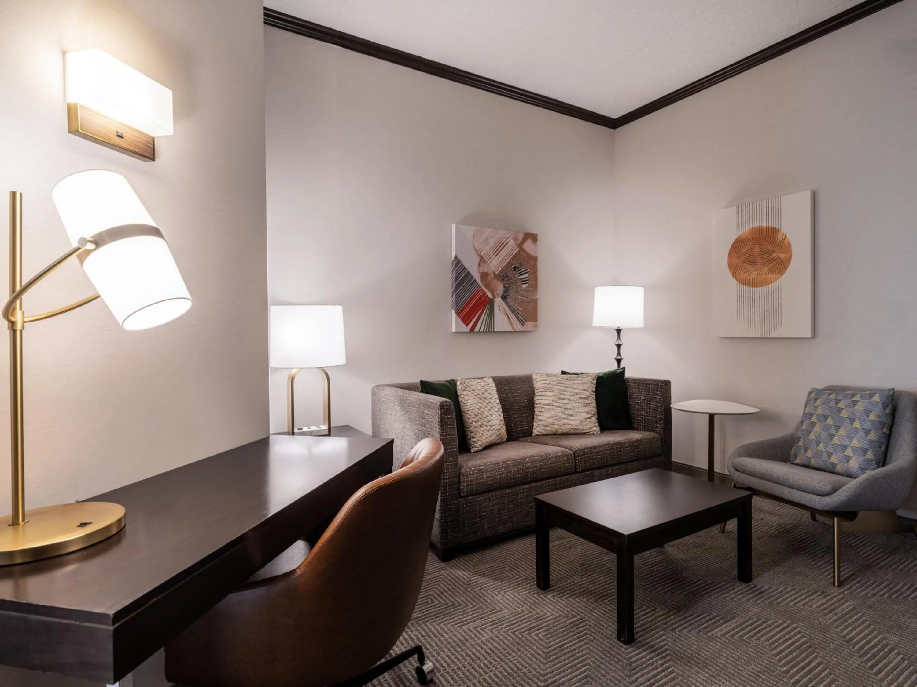 Photo of the whole room in Holiday Inn Hotel & Suites Chicago Northwest - Elgin by IHG