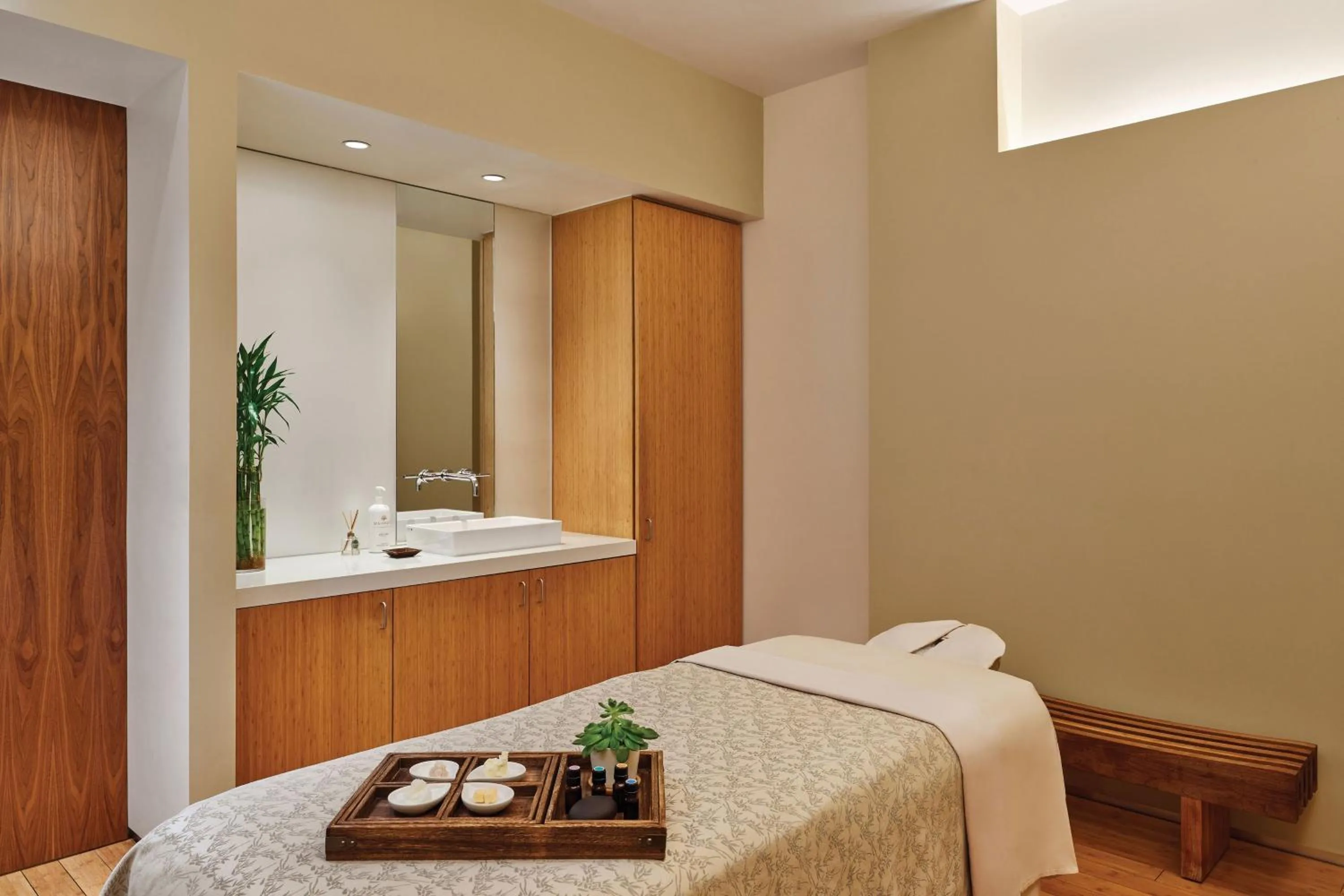 Spa and wellness centre/facilities, Bed in The Westin Riverfront Mountain Villas, Beaver Creek Mountain