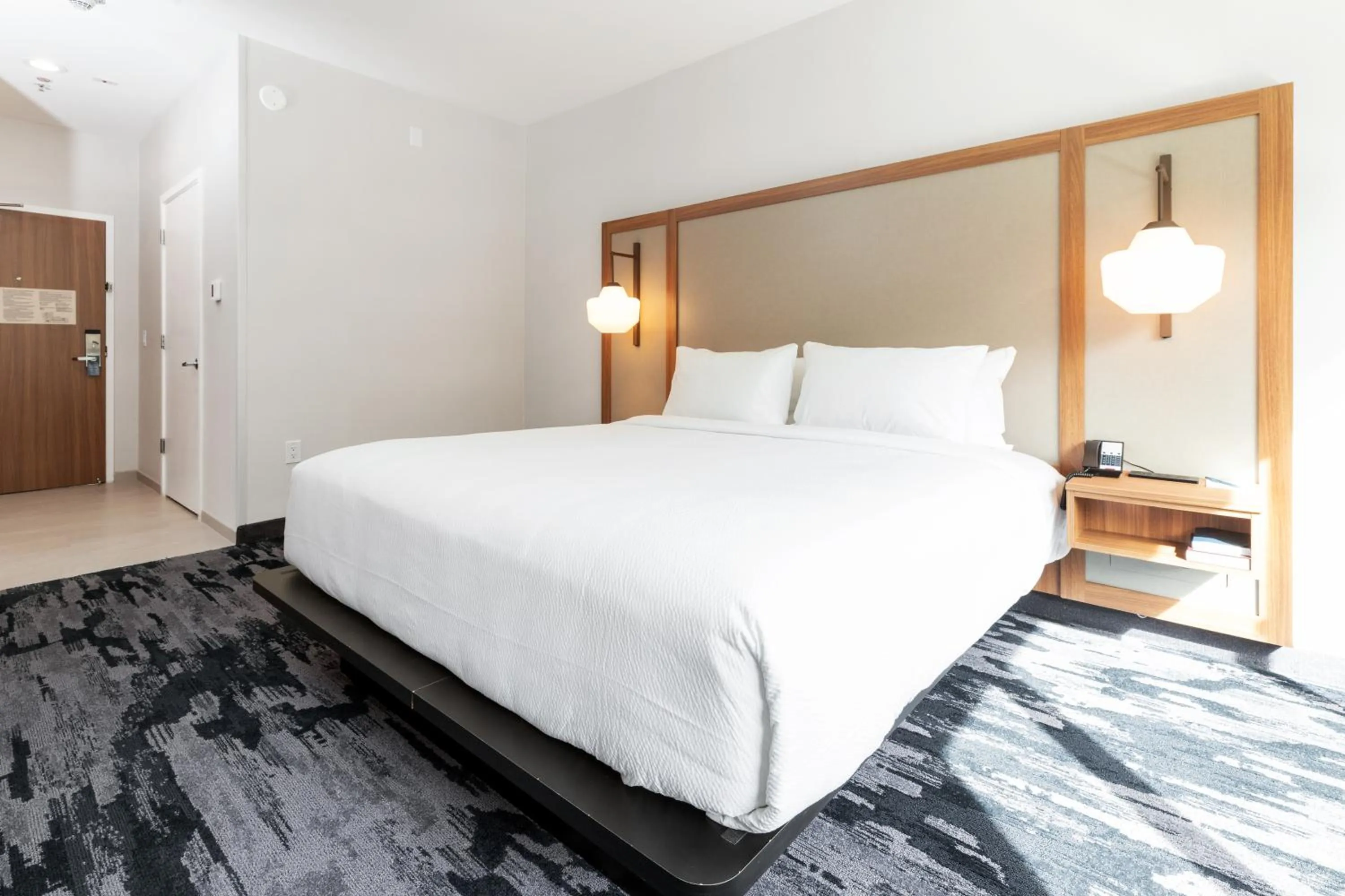 Bed in Fairfield by Marriott Inn & Suites San Francisco Pacifica