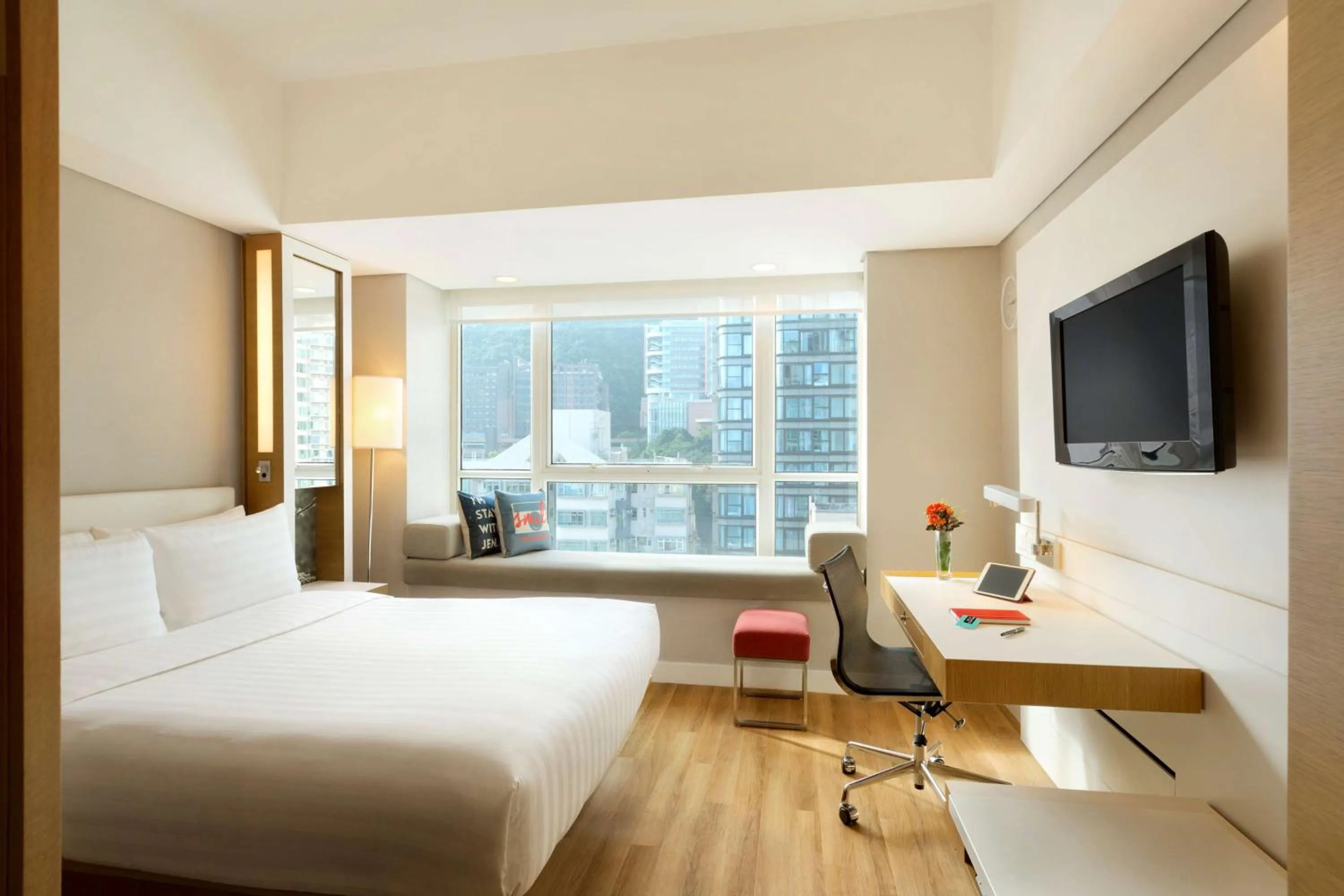 TV and multimedia, Bed in Jen Hong Kong by Shangri-La