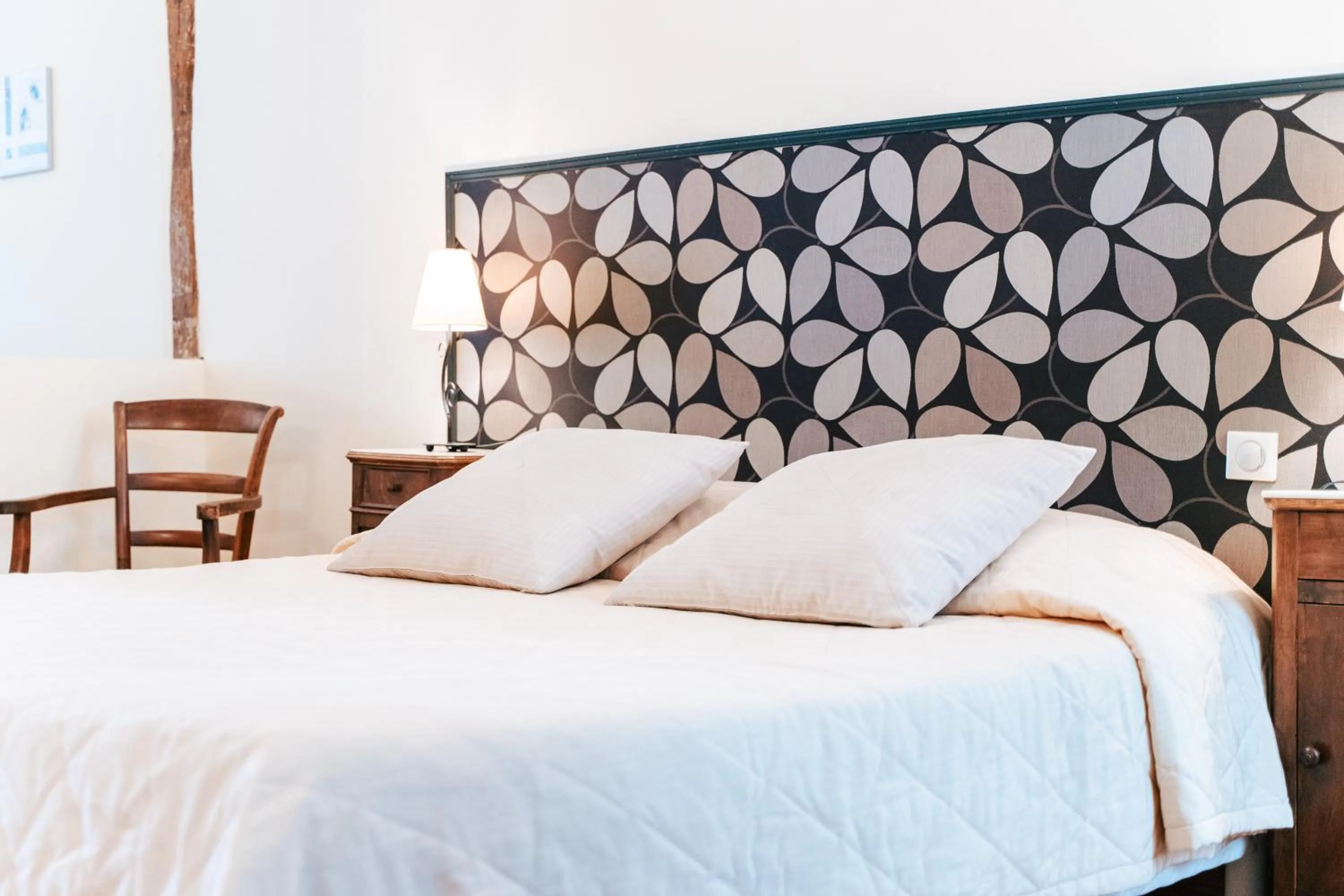 Bedroom, Bed in Hotel des Consuls