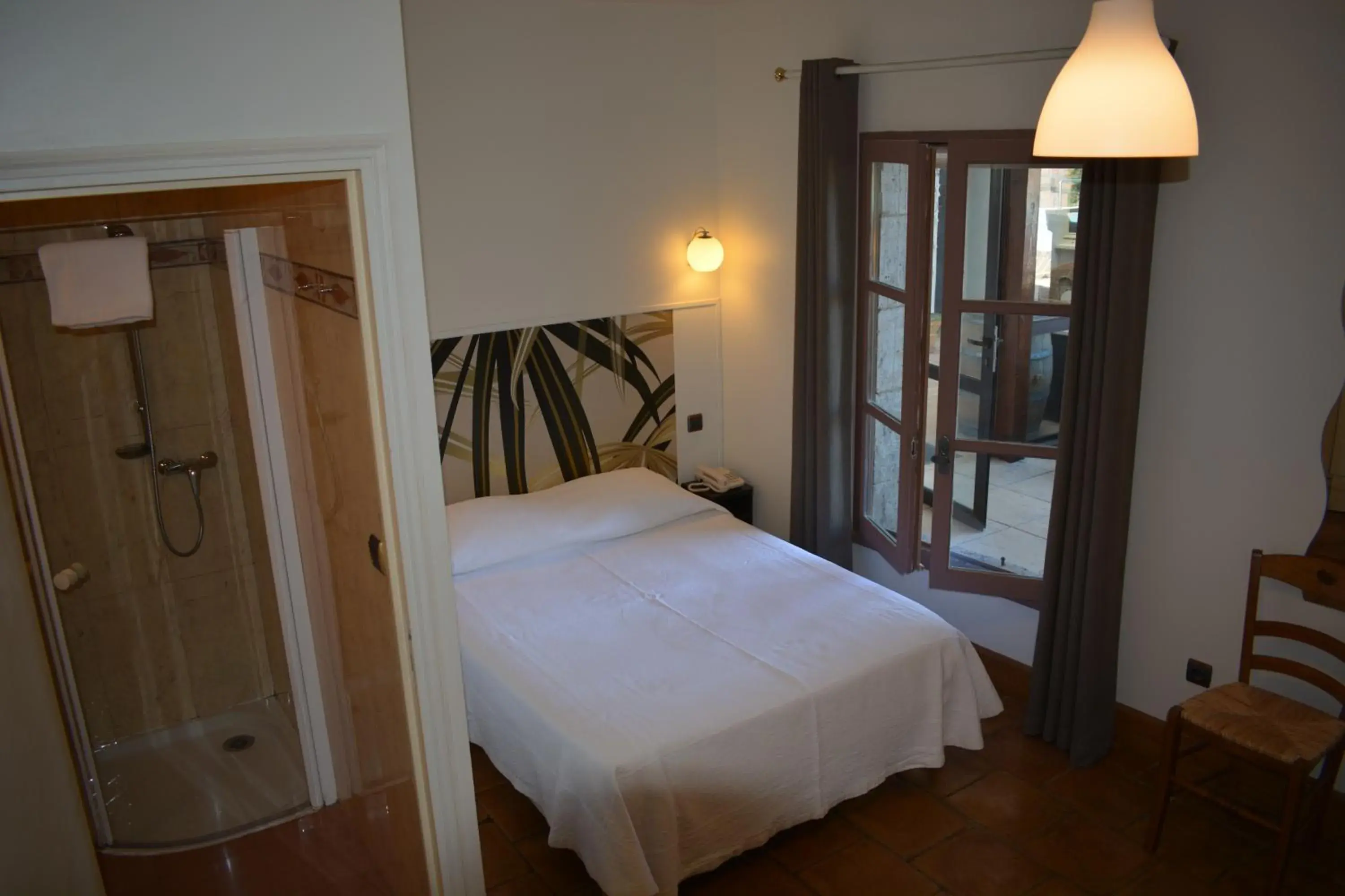 Standard Double Room - single occupancy in Hotel des Consuls Standard Double Room - single occupancy in Hotel des Consuls