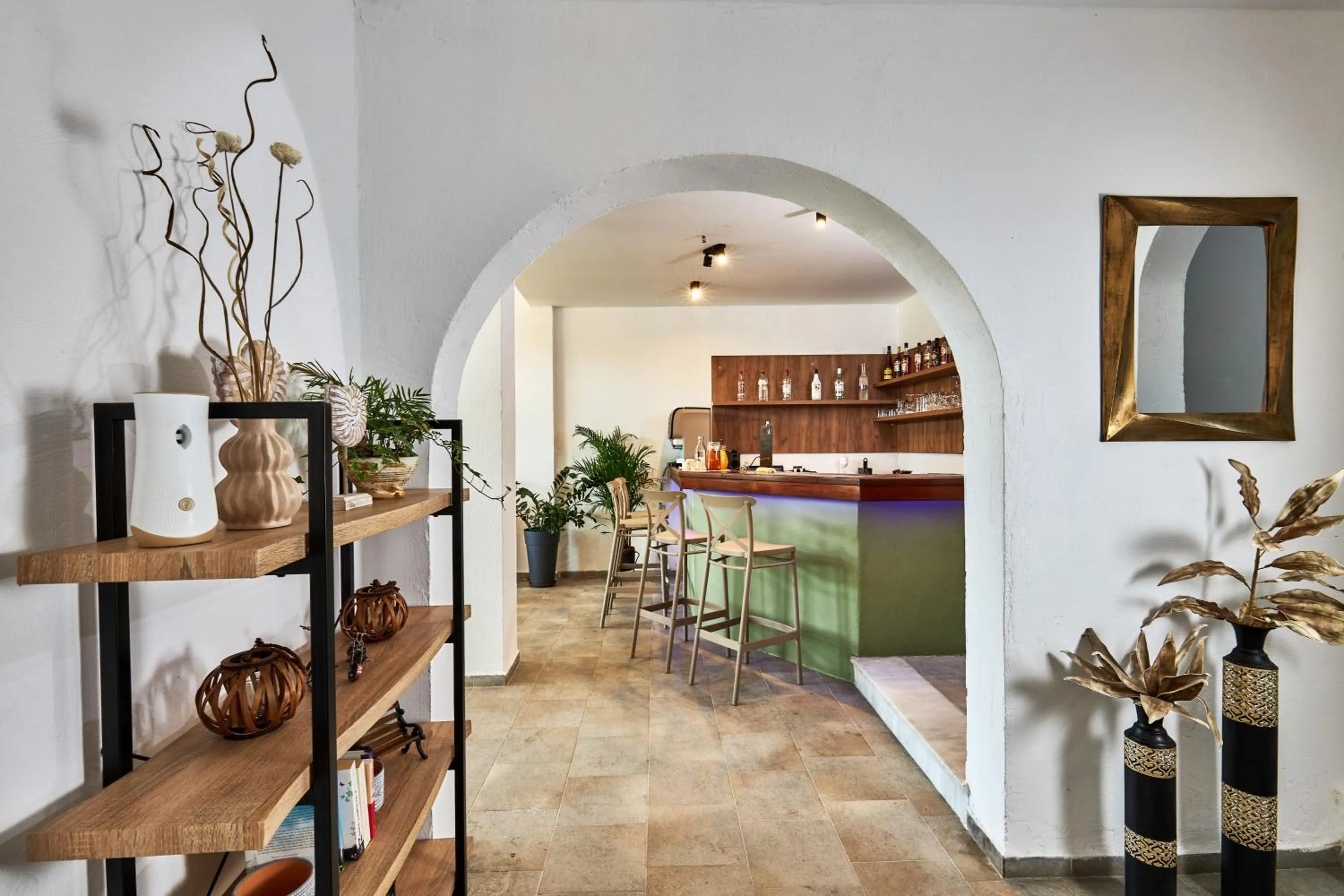 Lounge or bar in Charm Hotel, Hersonissos